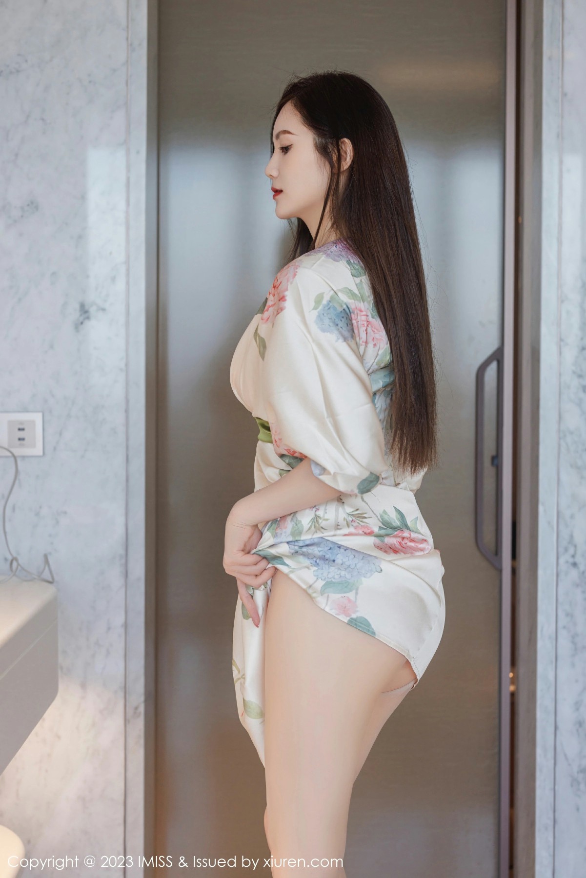 [IMISS爱蜜社] 2023.08.28 VOL.745 SISY思 白色带图案长裙 性感写真 [55+1P] 第 42 张