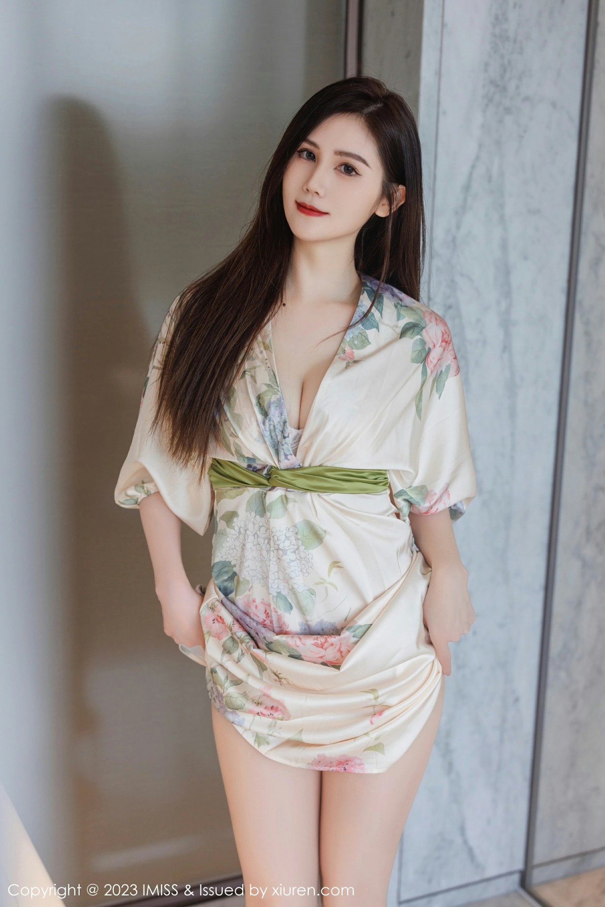 [IMISS爱蜜社] 2023.08.28 VOL.745 SISY思 白色带图案长裙 性感写真 [55+1P] 第 45 张