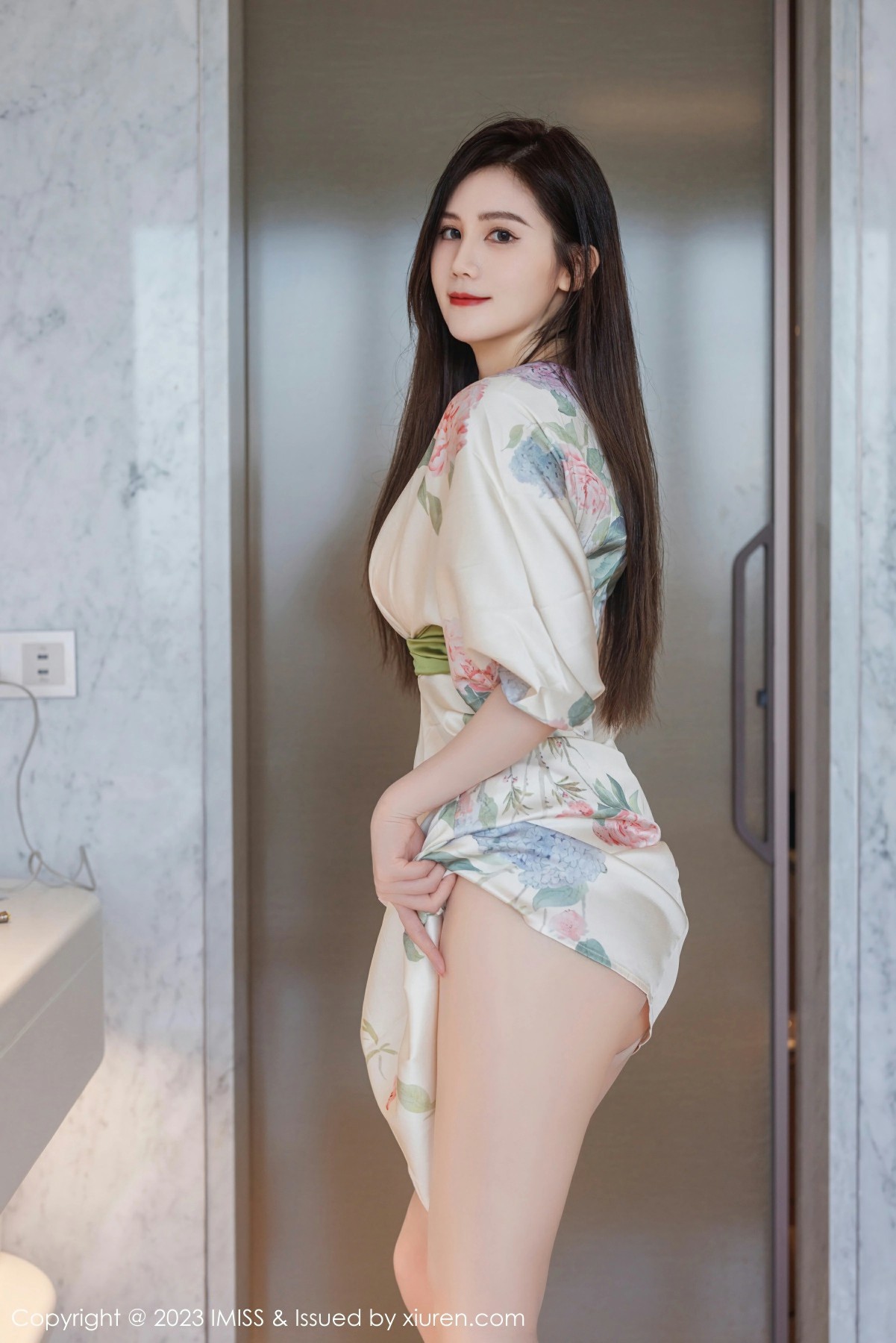 [IMISS爱蜜社] 2023.08.28 VOL.745 SISY思 白色带图案长裙 性感写真 [55+1P] 第 47 张