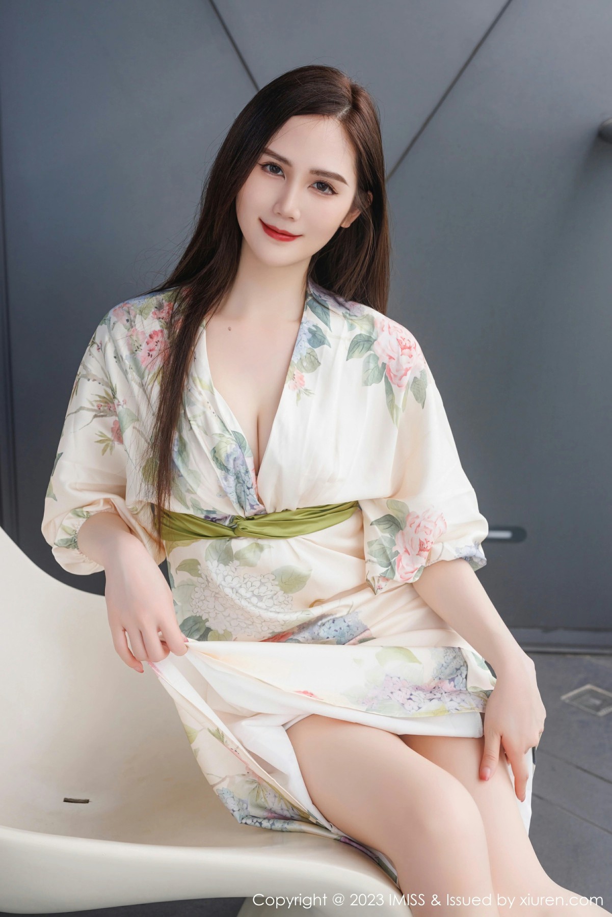 [IMISS爱蜜社] 2023.08.28 VOL.745 SISY思 白色带图案长裙 性感写真 [55+1P] 第 48 张