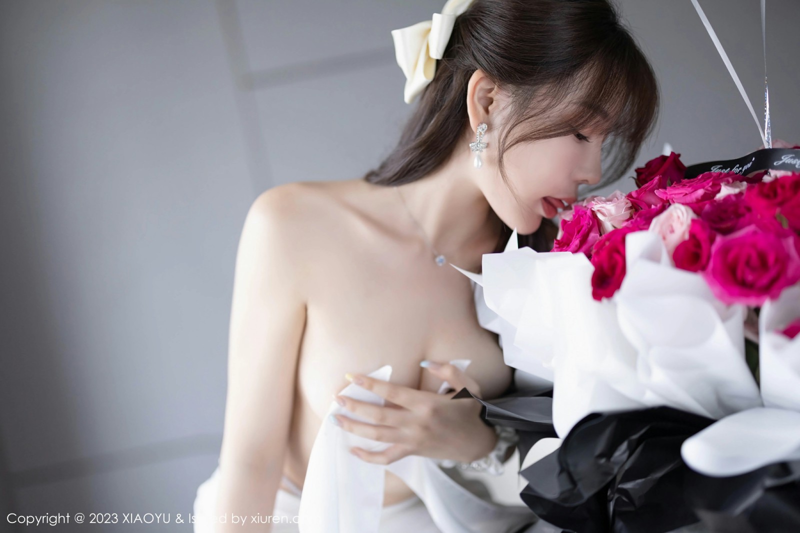 [XIAOYU语画界] 2023.10.23 VOL.1131 徐莉芝Booty 白色连衣短裙 诱人白色丝袜 性感写真 [88+1P] 第 43 张