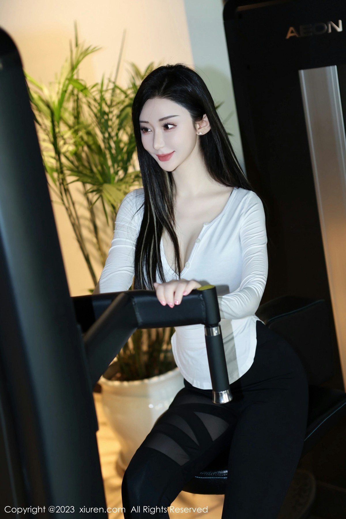 [XiuRen秀人网] 2023.11.23 No.7705 田兮白 新人第二套写真 性感黑色比基尼 [89+1P] 封面