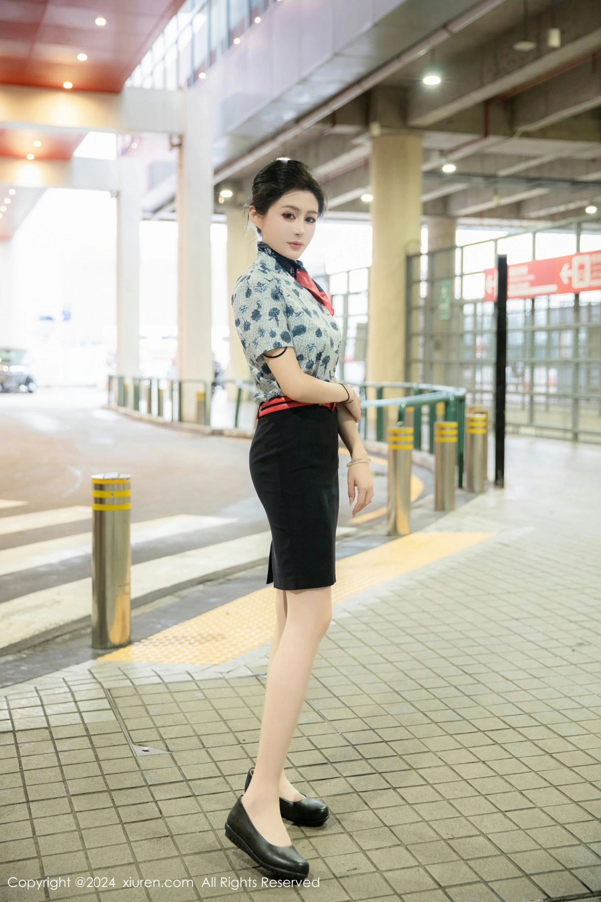 [XiuRen秀人网] 2024.03.18 No.8248 林幼一 性感空姐制服 澳门旅拍写真 [78+1P] 封面
