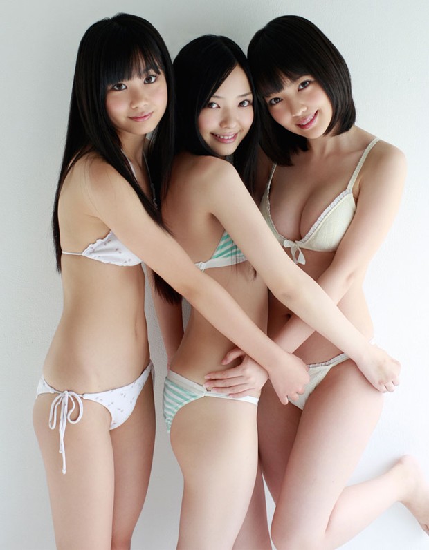 超萌美少女组合比基尼清新写真 封面