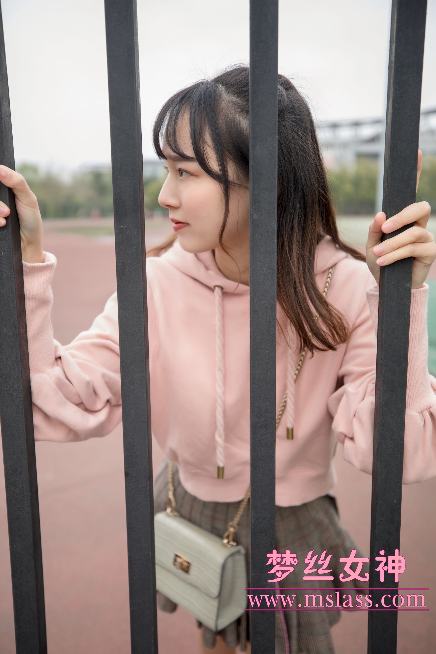 [MSLASS梦丝女神] 玥玥 操场小甜心 封面