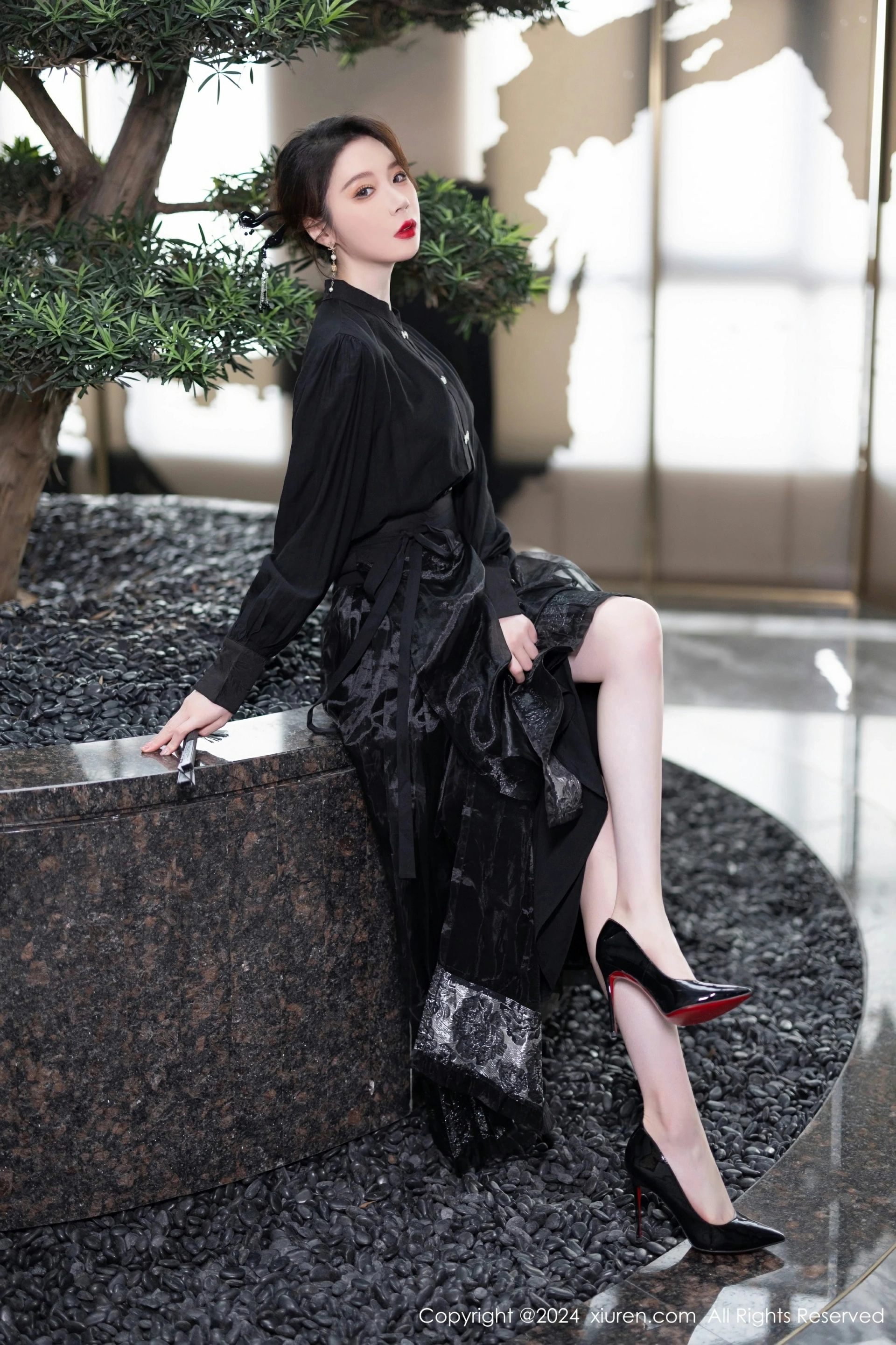 [XiuRen秀人网] 2024.04.28 No.8465 梦心玥 性感浅黄色内衣 哈尔滨旅拍写真 [82+1P] 封面