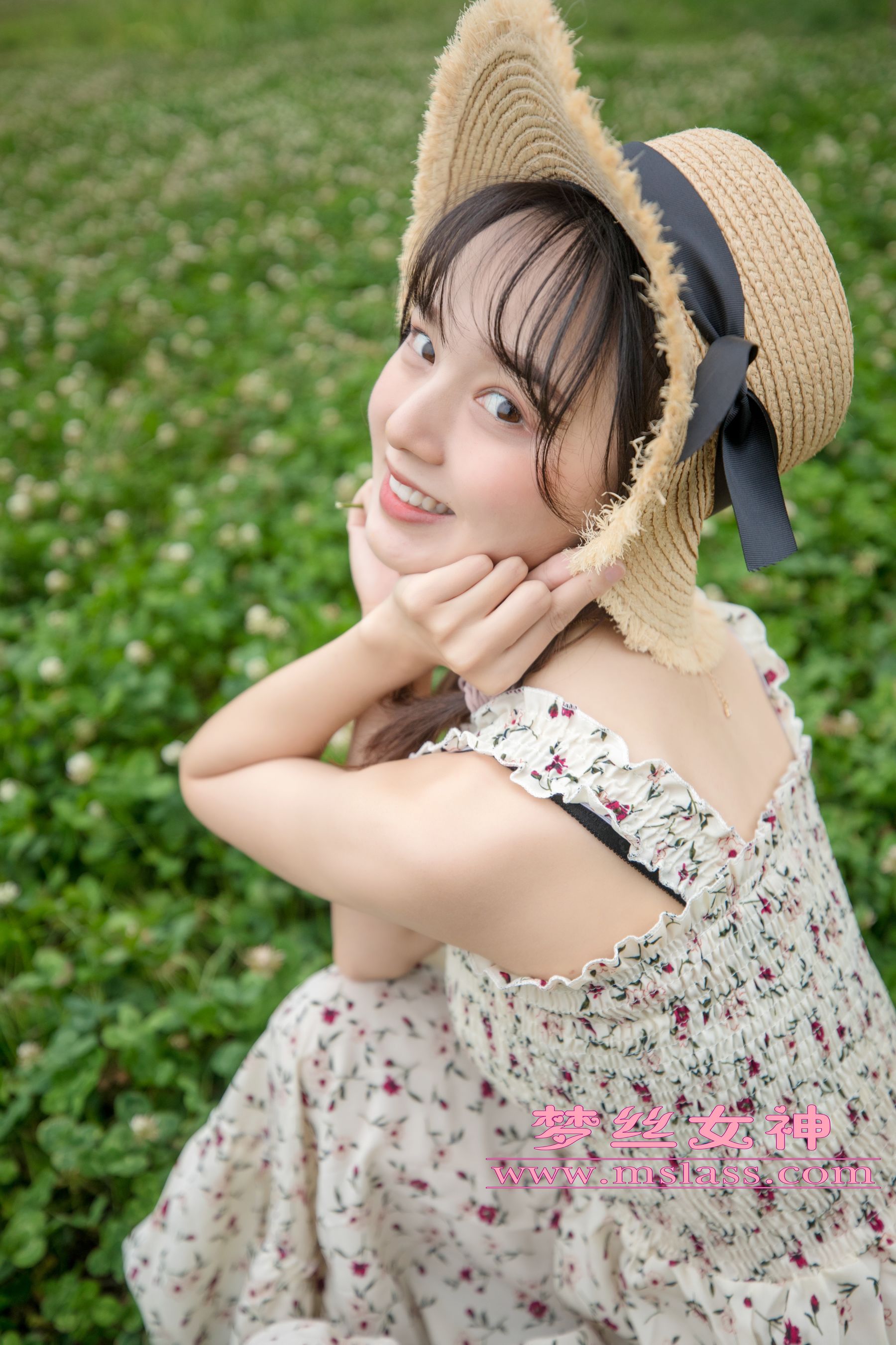 [MSLASS梦丝女神] 玥玥 田园的萌妹 封面