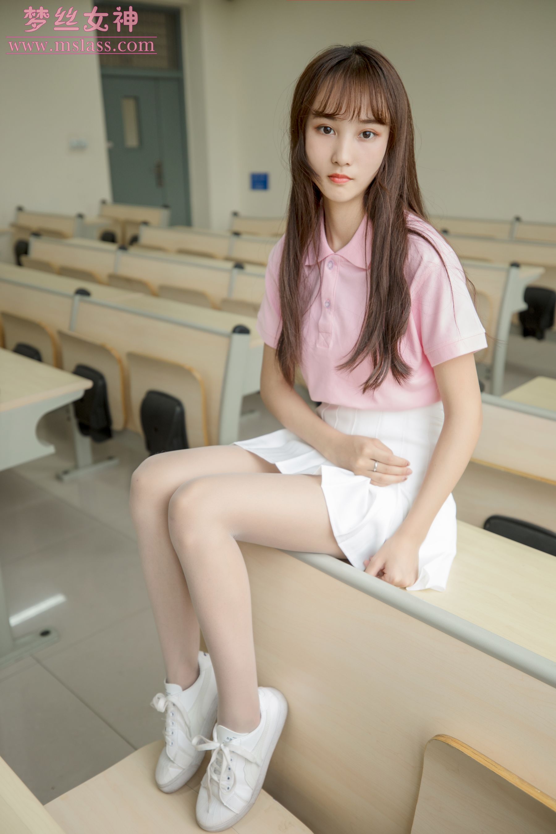 [MSLASS梦丝女神] 小兔 校园黑丝和白丝的可爱 封面
