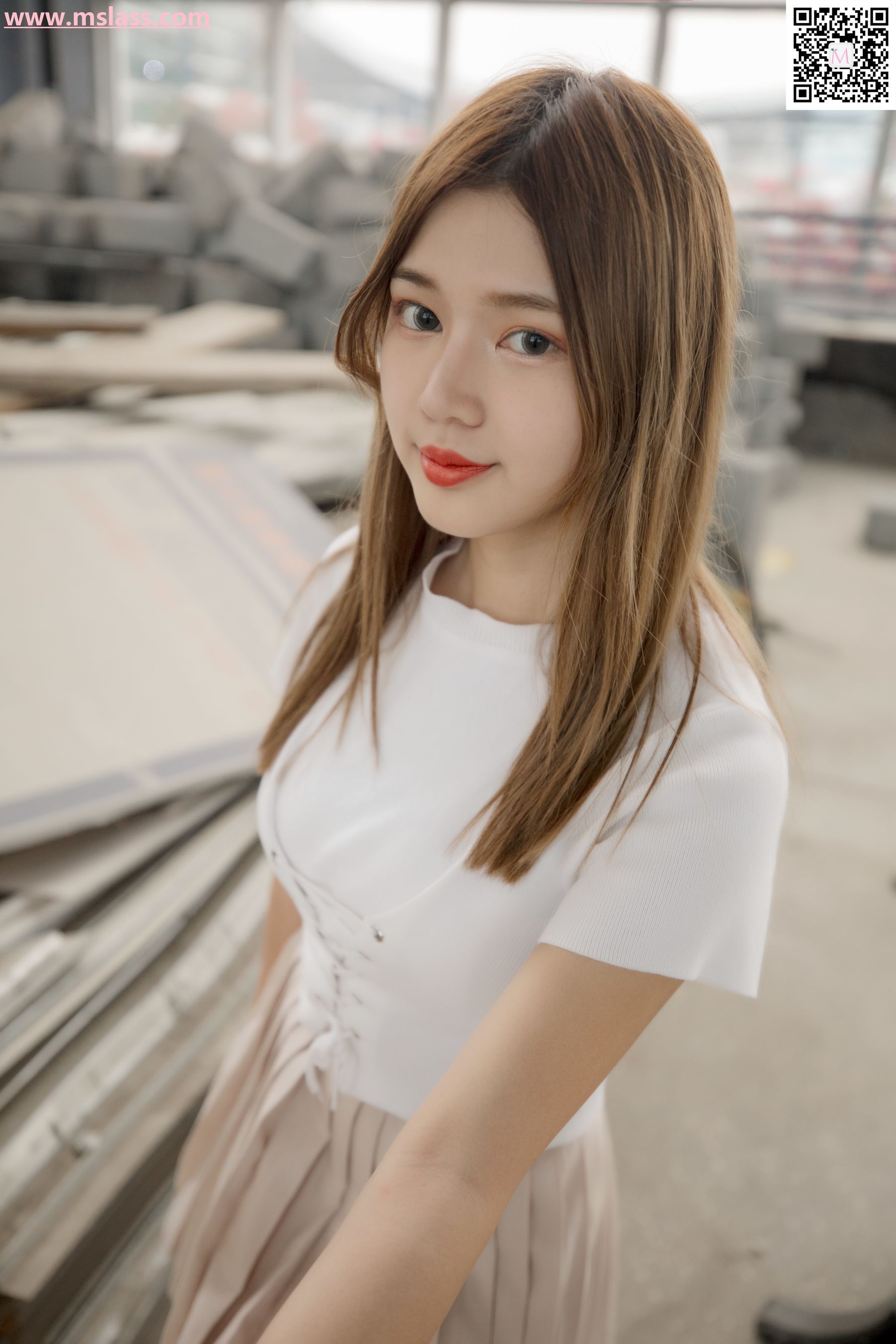 [MSLASS梦丝女神] 除夕 废墟的小白鞋 封面