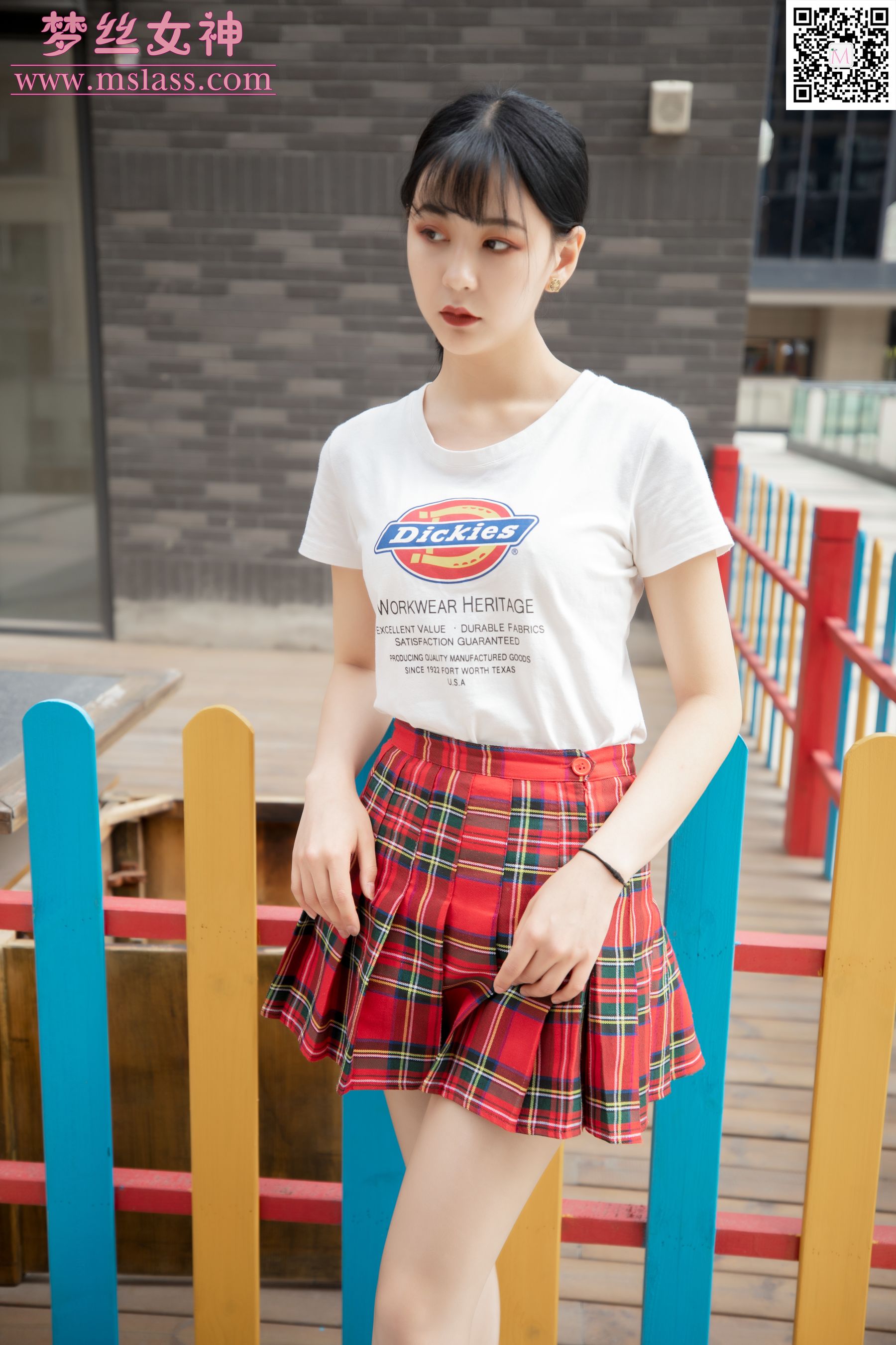 [MSLASS梦丝女神] 可岚 小白鞋的搭配 封面