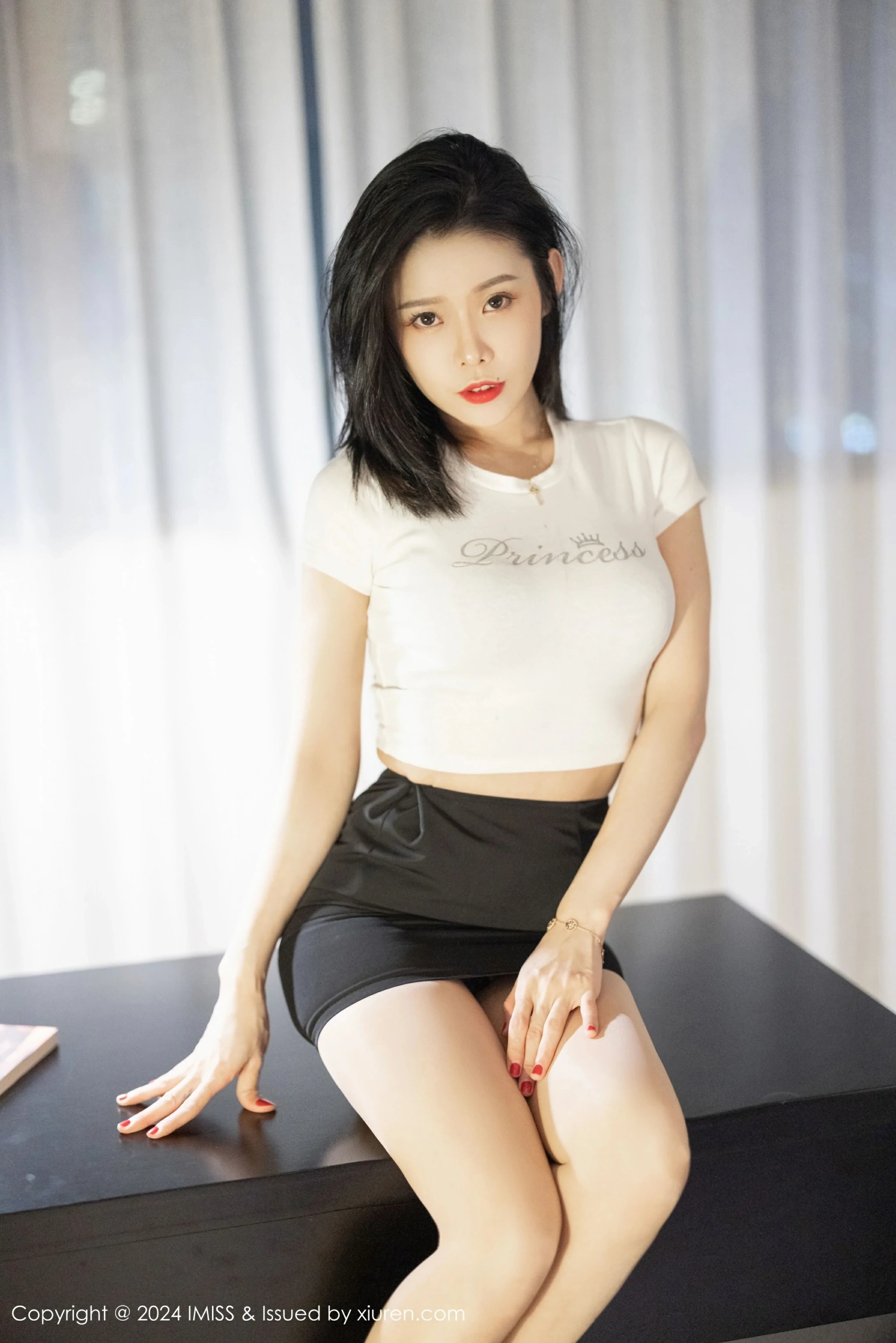 [IMISS爱蜜社] 2024.08.14 VOL.777 luvian本能 OL服饰 魅惑肉丝 性感写真 [39+1P] 第 34 张