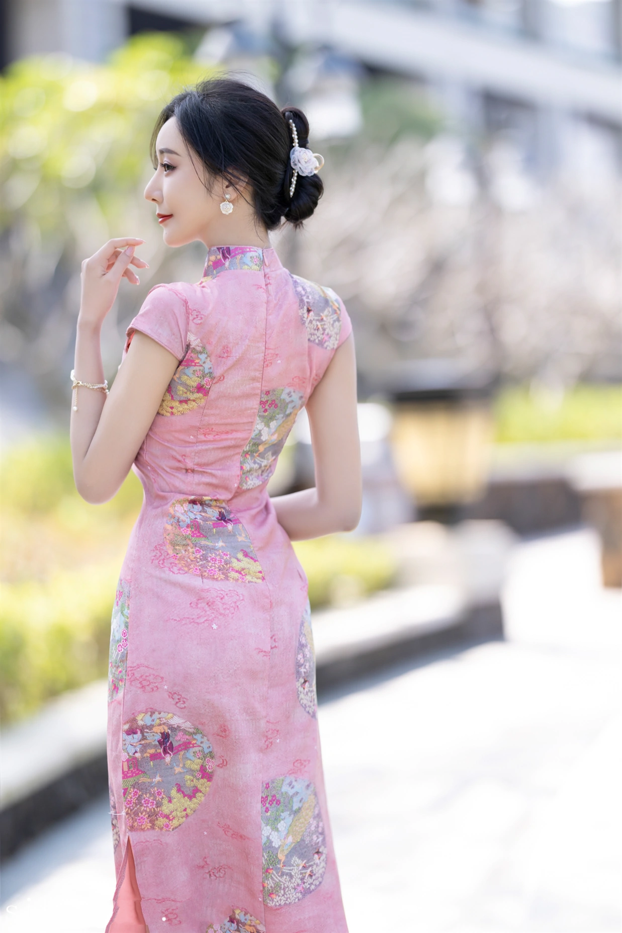 [秀人内购] 王馨瑶yanni 诱人私拍福利 粉色旗袍 封面