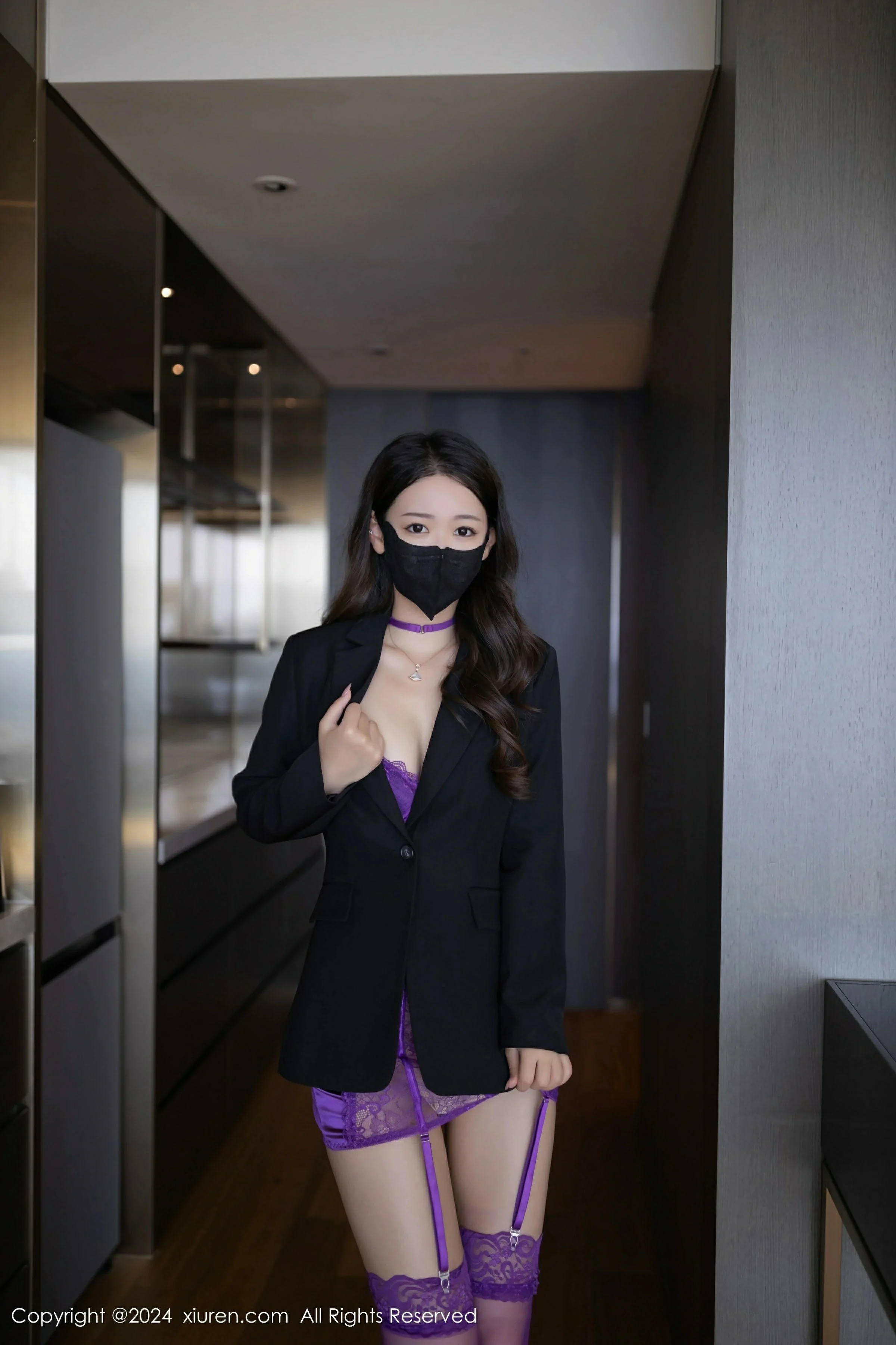 [XiuRen秀人网] 2024.11.11 No.9429 唐安琪 黑色西服 紫色情趣内衣 性感写真 [81+1P] 封面