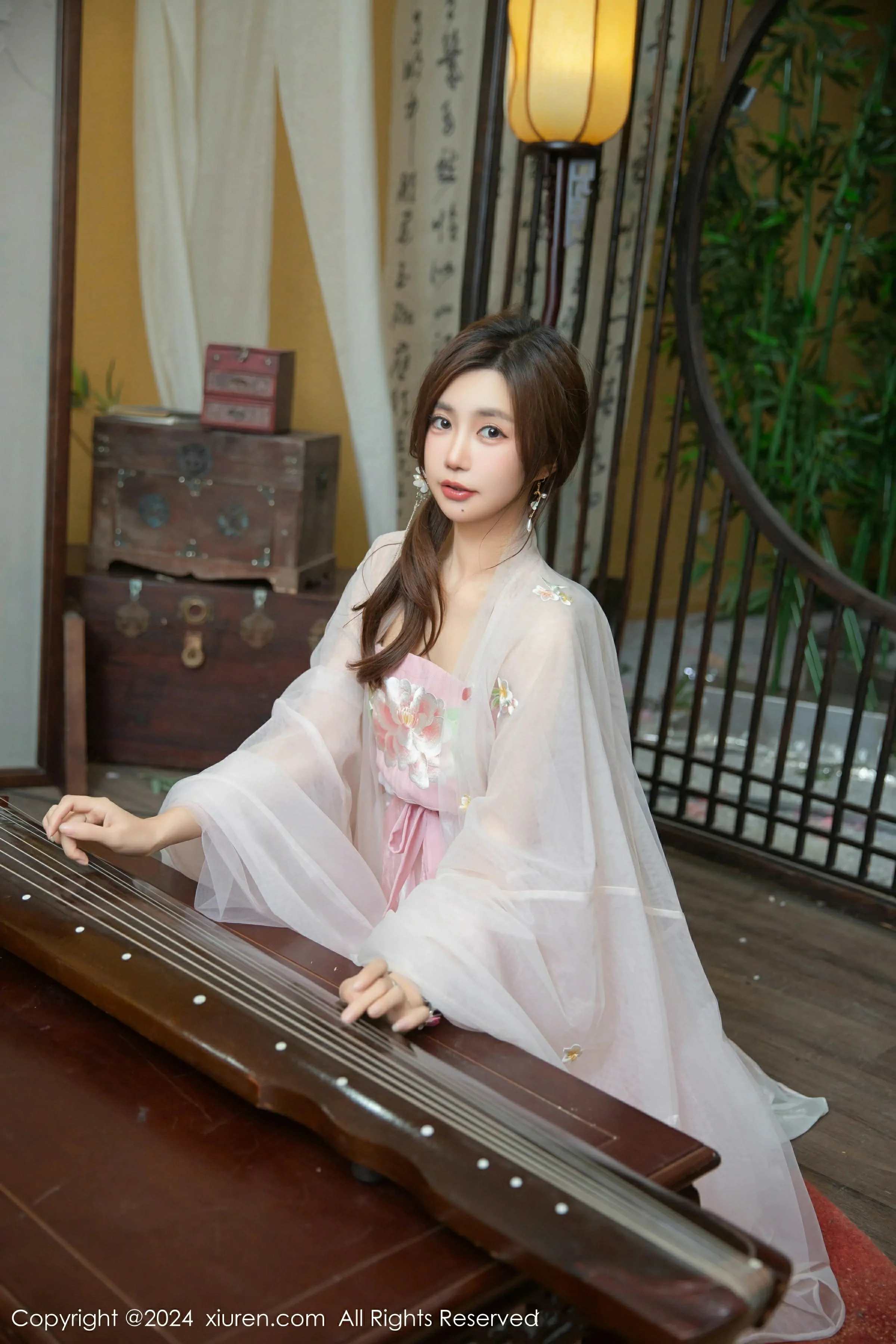 [XiuRen秀人网] 2024.11.20 No.9475 绮里嘉ula 轻透古风服饰 性感写真 [80+1P] 封面