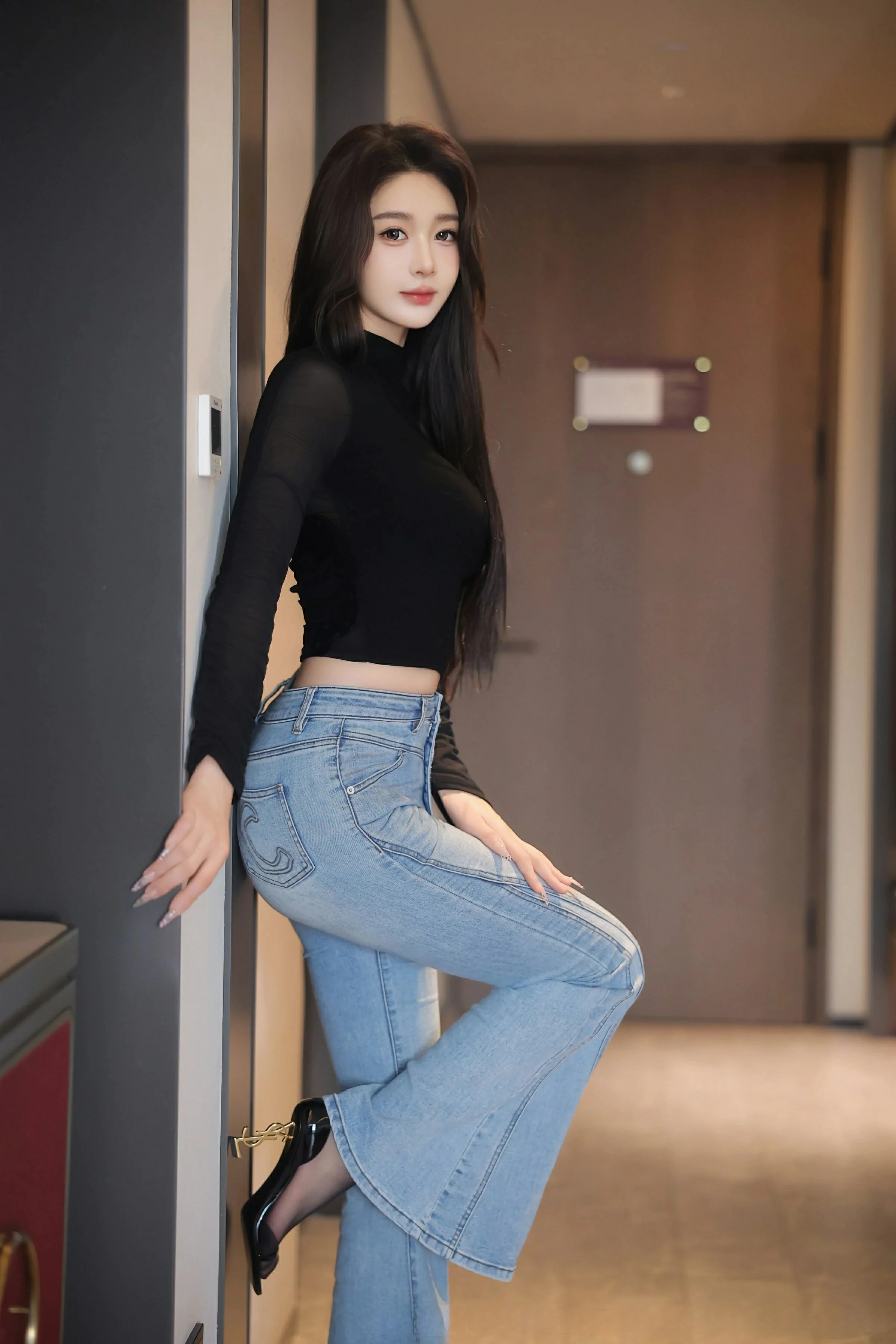 [XiuRen秀人网] 2024.12.06 No.9555 candy糖糖 新人首套写真 性感黑色内衣 [76+1P] 封面