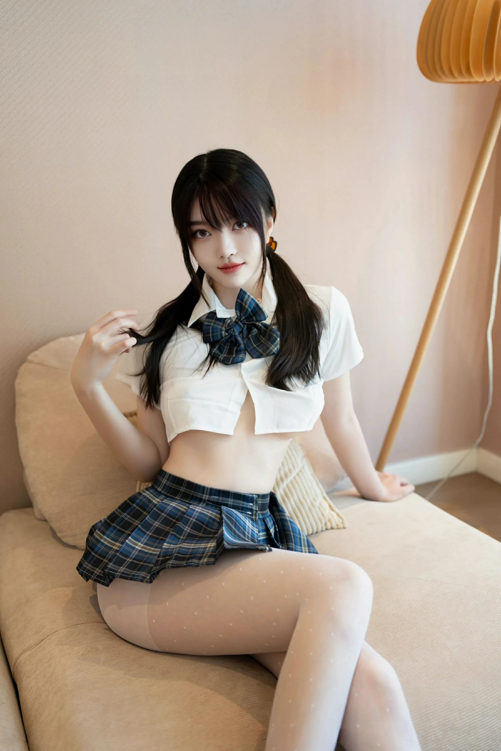 [XINGYAN星颜社] 2025.04.10 VOL.332 白露lulu 新人首套写真 性感JK制服 [65+1P] 第 66 张