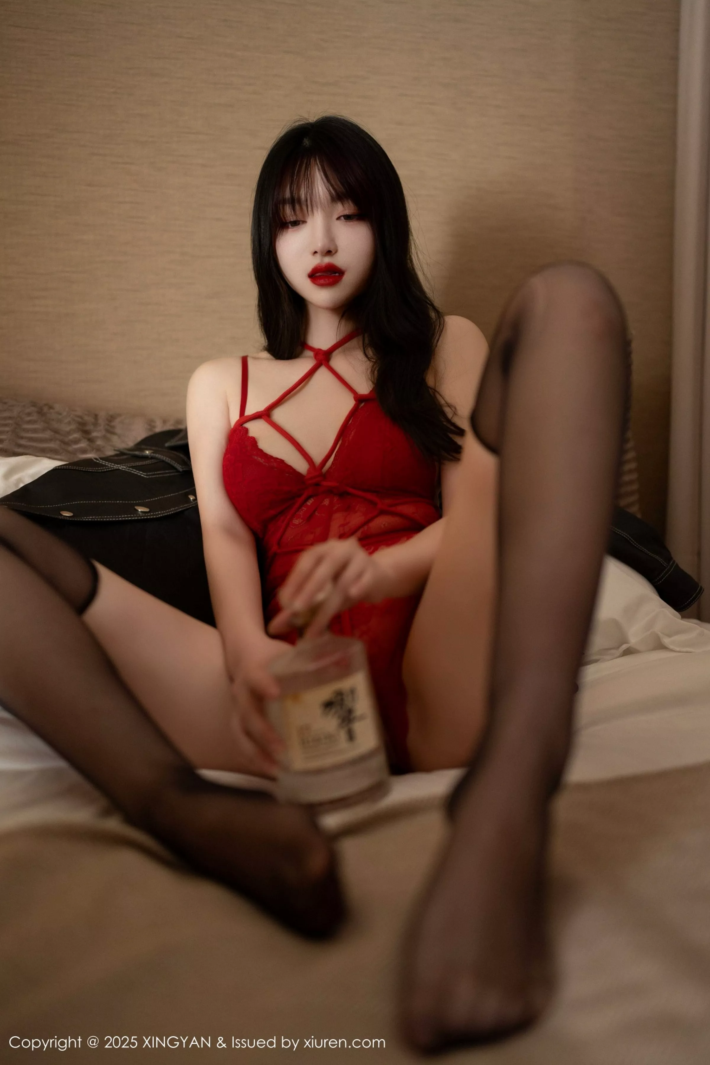 [XINGYAN星颜社] 2025.04.16 VOL.335 白露lulu 红色情趣内衣 魅惑黑丝 性感写真 [73+1P] 第 65 张