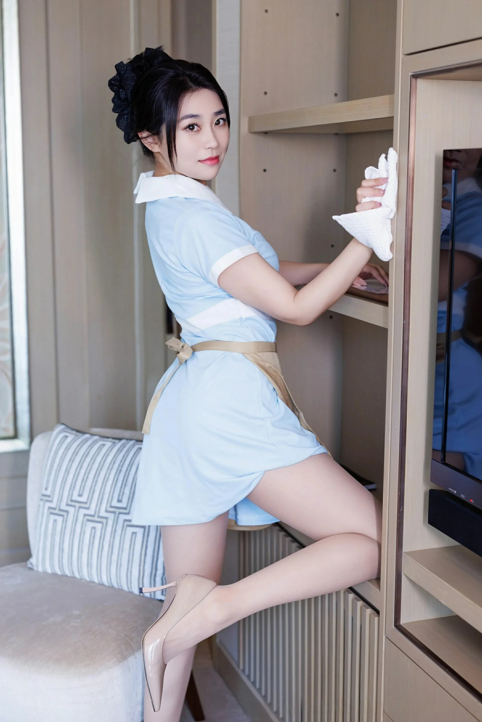 [IMISS爱蜜社] 2025.06.03 VOL.793 许诺Sabrina 蓝色连衣短裙 诱人肉色丝袜 性感写真 [81+1P] 第 67 张