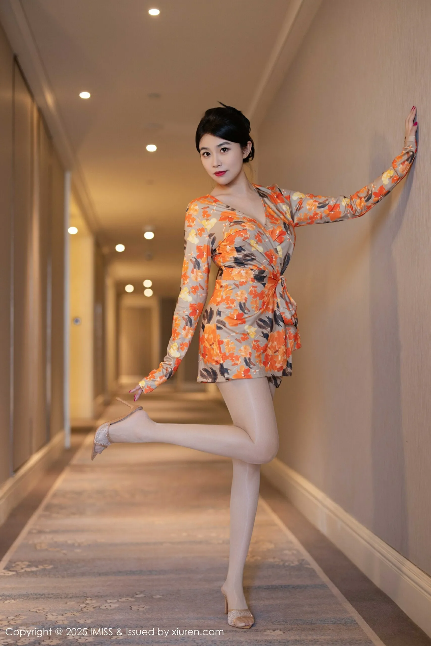 [IMISS爱蜜社] 2025.07.21 VOL.796 许诺Sabrina 连衣短裙 肉色丝袜 性感写真 [98+1P] 第 96 张