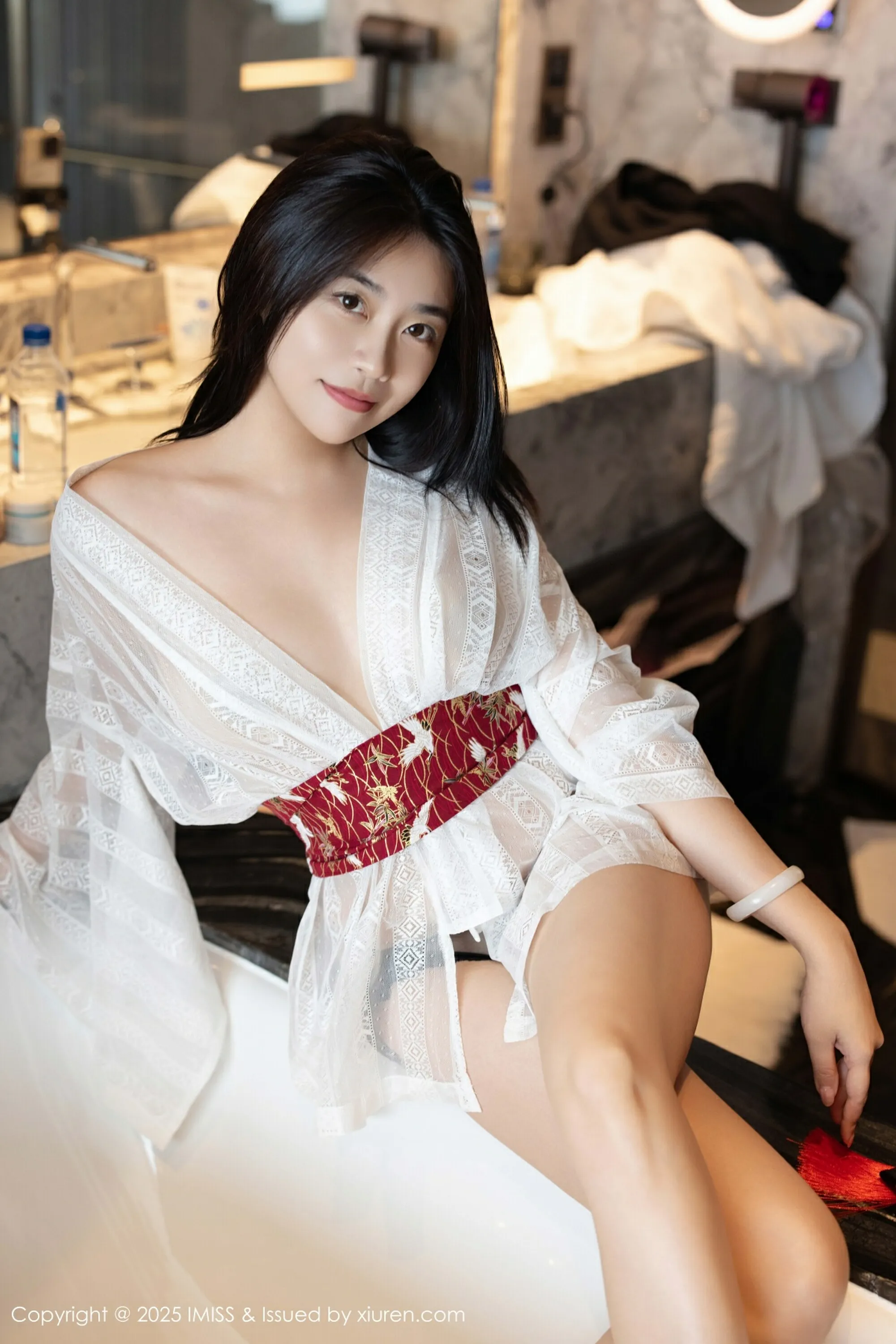 [IMISS爱蜜社] 2025.08.14 VOL.798 许诺Sabrina 诱人白色丝袜 性感写真 [59+1P] 第 17 张