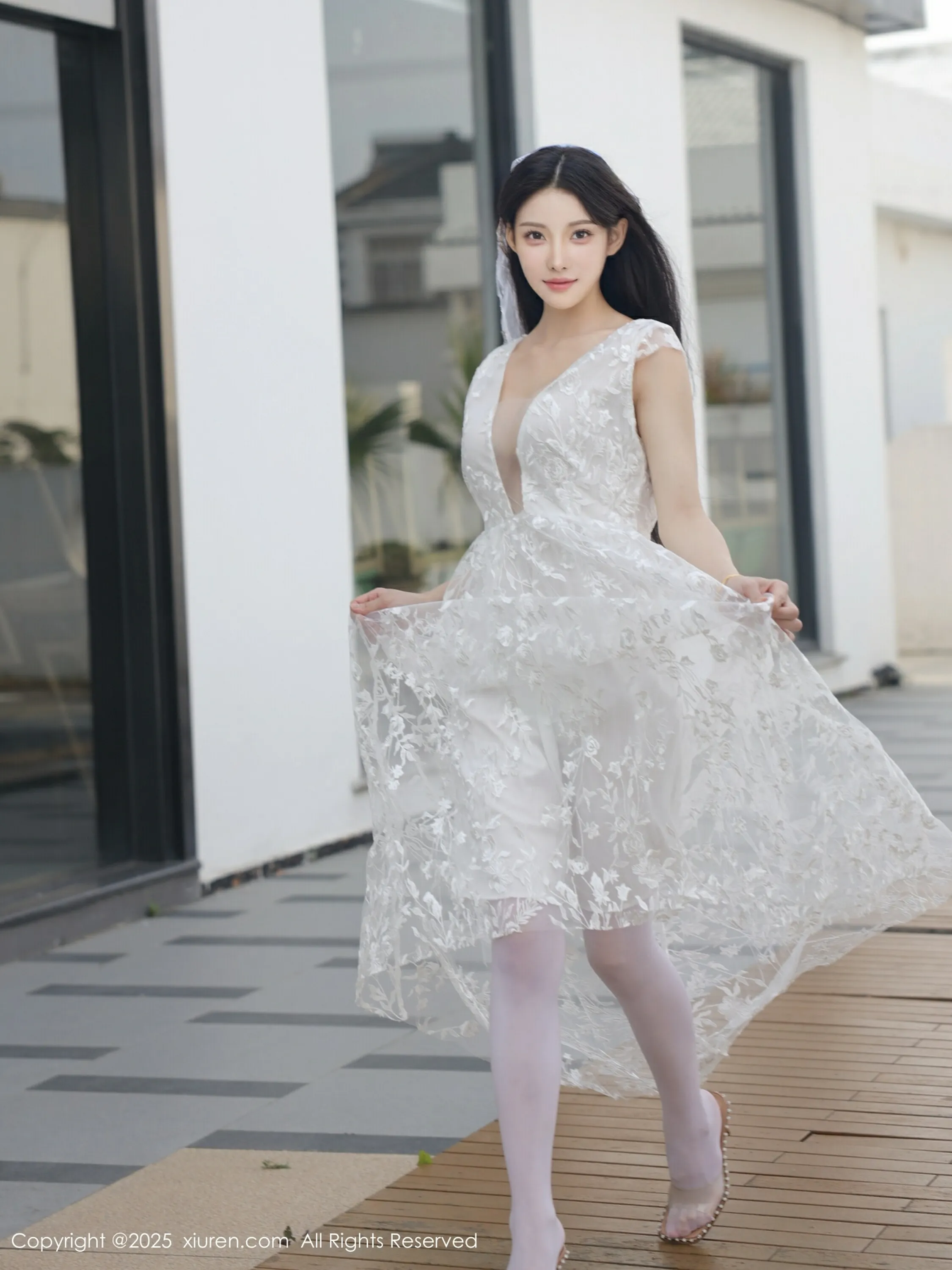 [XiuRen秀人网] 2025.08.18 No.10661 梨霜儿 白色婚纱 性感写真 [82+1P] 封面