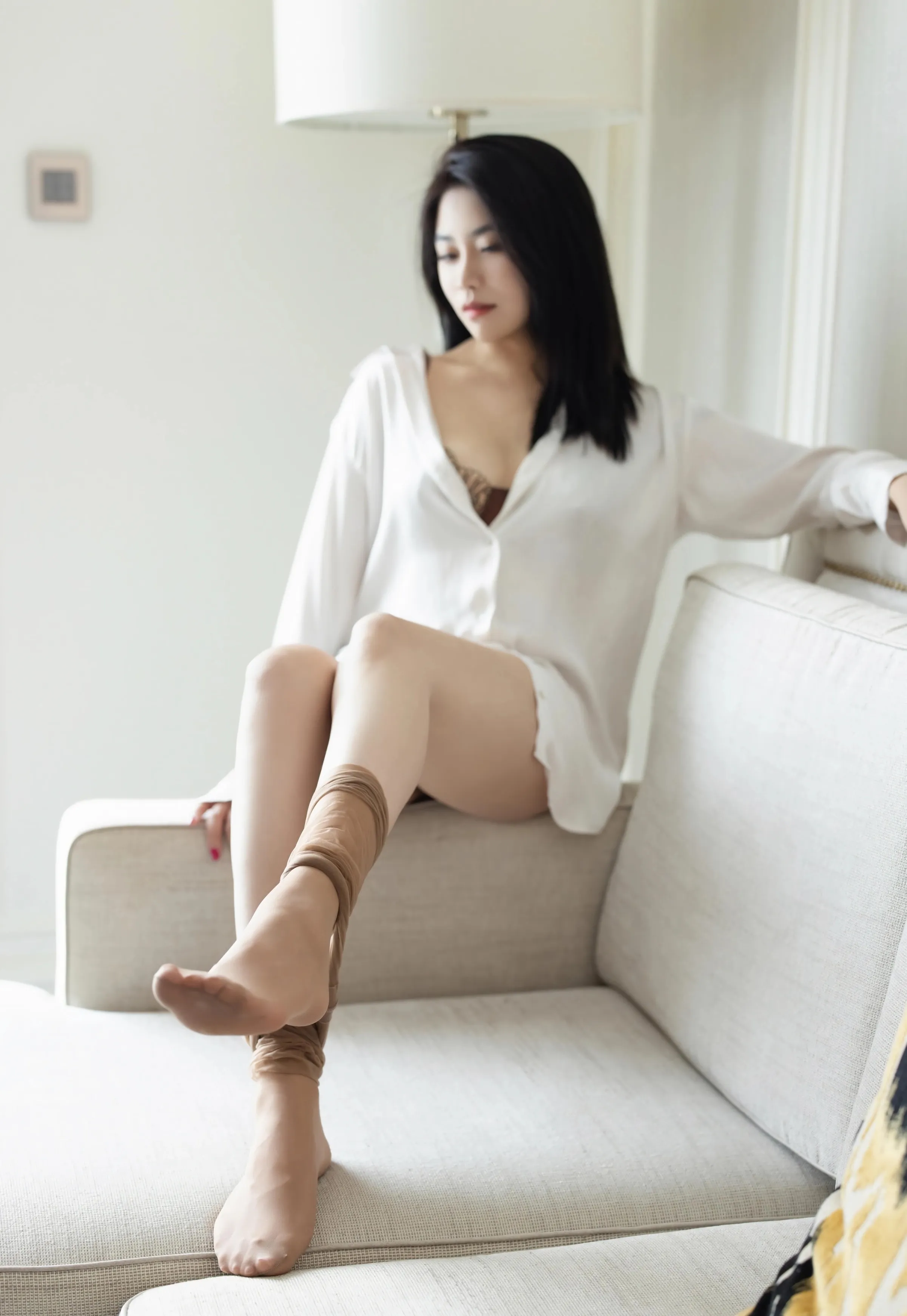[IMISS爱蜜社] 2025.08.27 VOL.800 许诺Sabrina 白色OL服饰 性感写真 [86+1P] 第 30 张