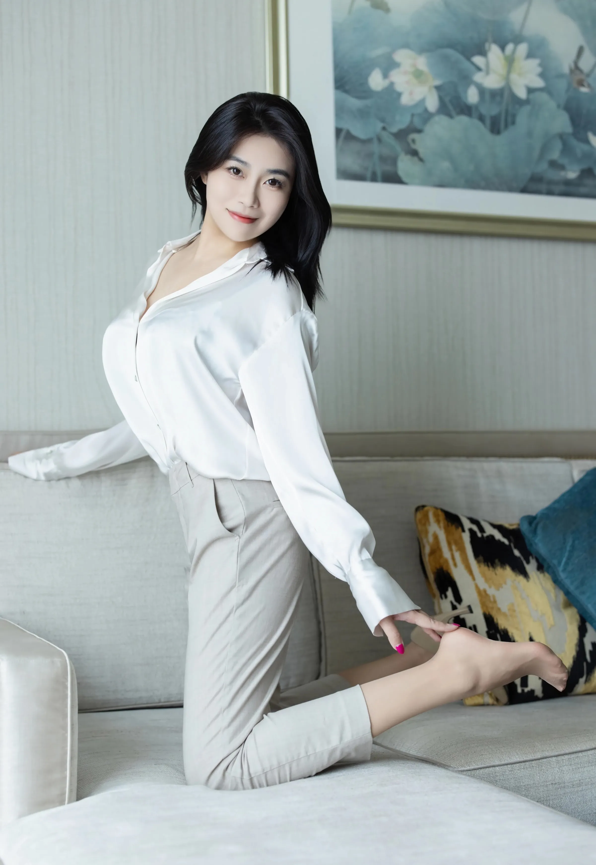 [IMISS爱蜜社] 2025.08.27 VOL.800 许诺Sabrina 白色OL服饰 性感写真 [86+1P] 第 63 张