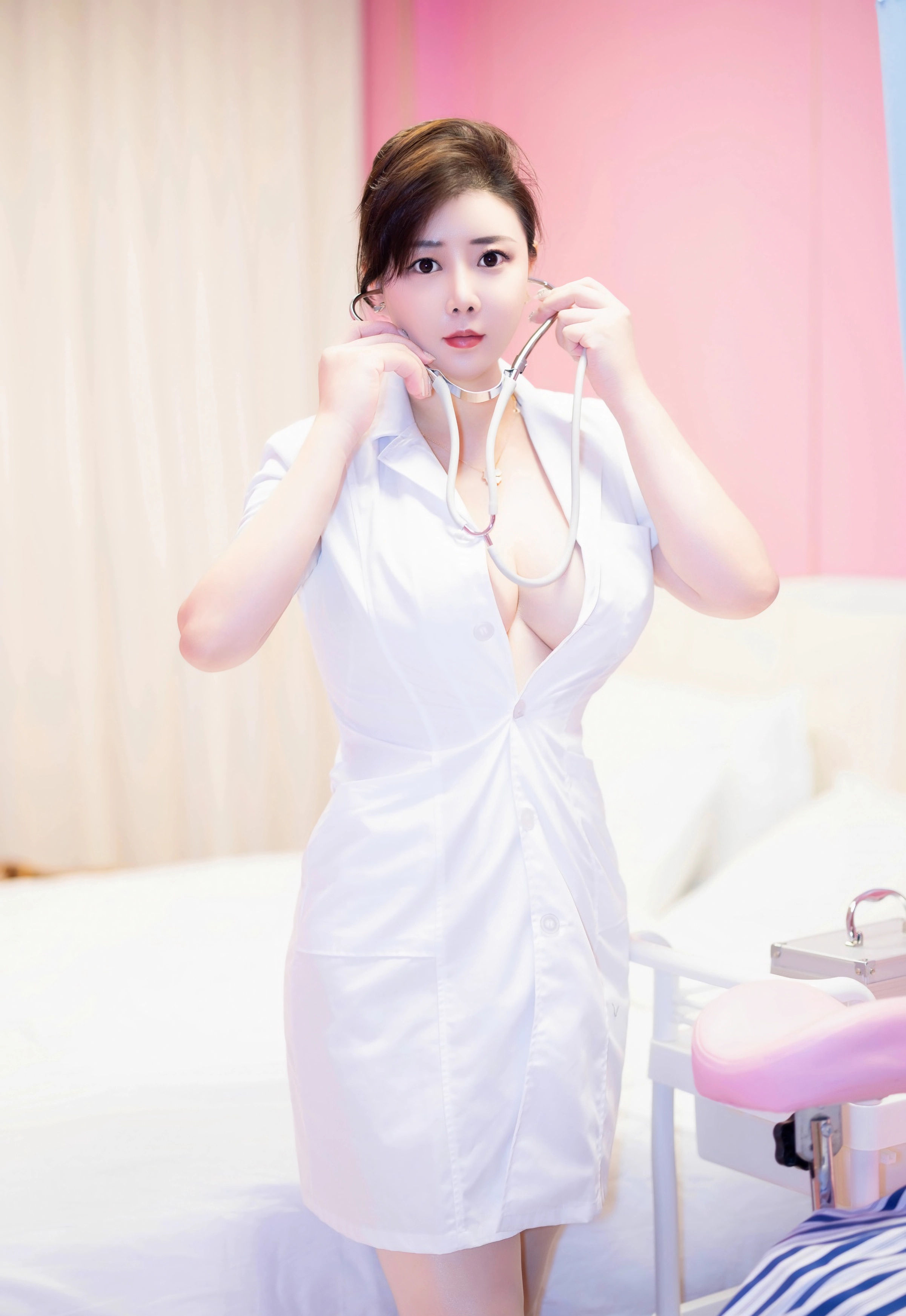 [HuaYang花漾写真] 2025.10.23 VOL.649 王婉悠Queen 白色护士制服 性感写真 [57+1P] 第 56 张