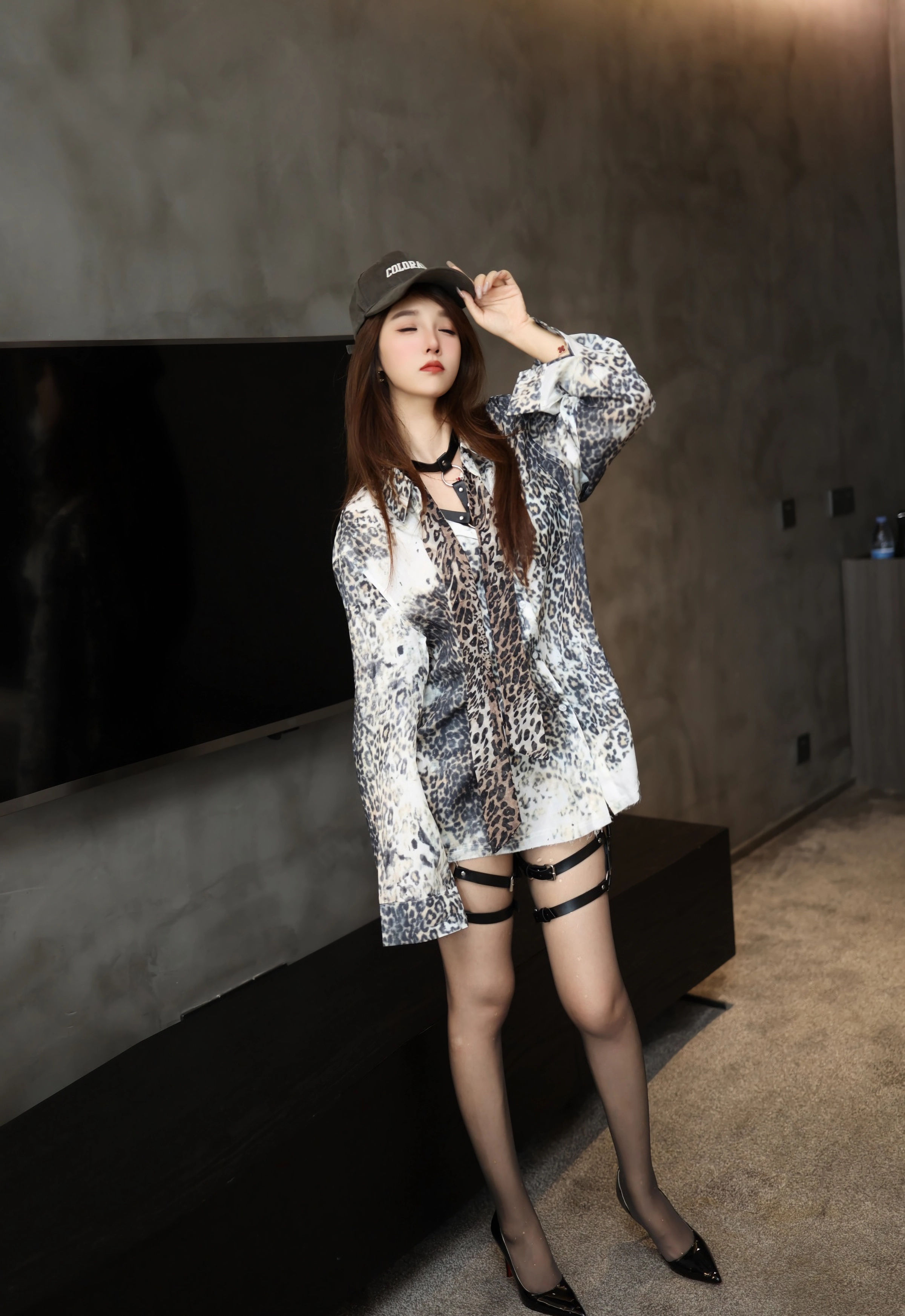 [YOUMI尤蜜荟] 2025.11.13 VOL.1179 Twins-夭夭 豹纹衬衫 魅惑黑丝 性感写真 [70+1P] 第 63 张