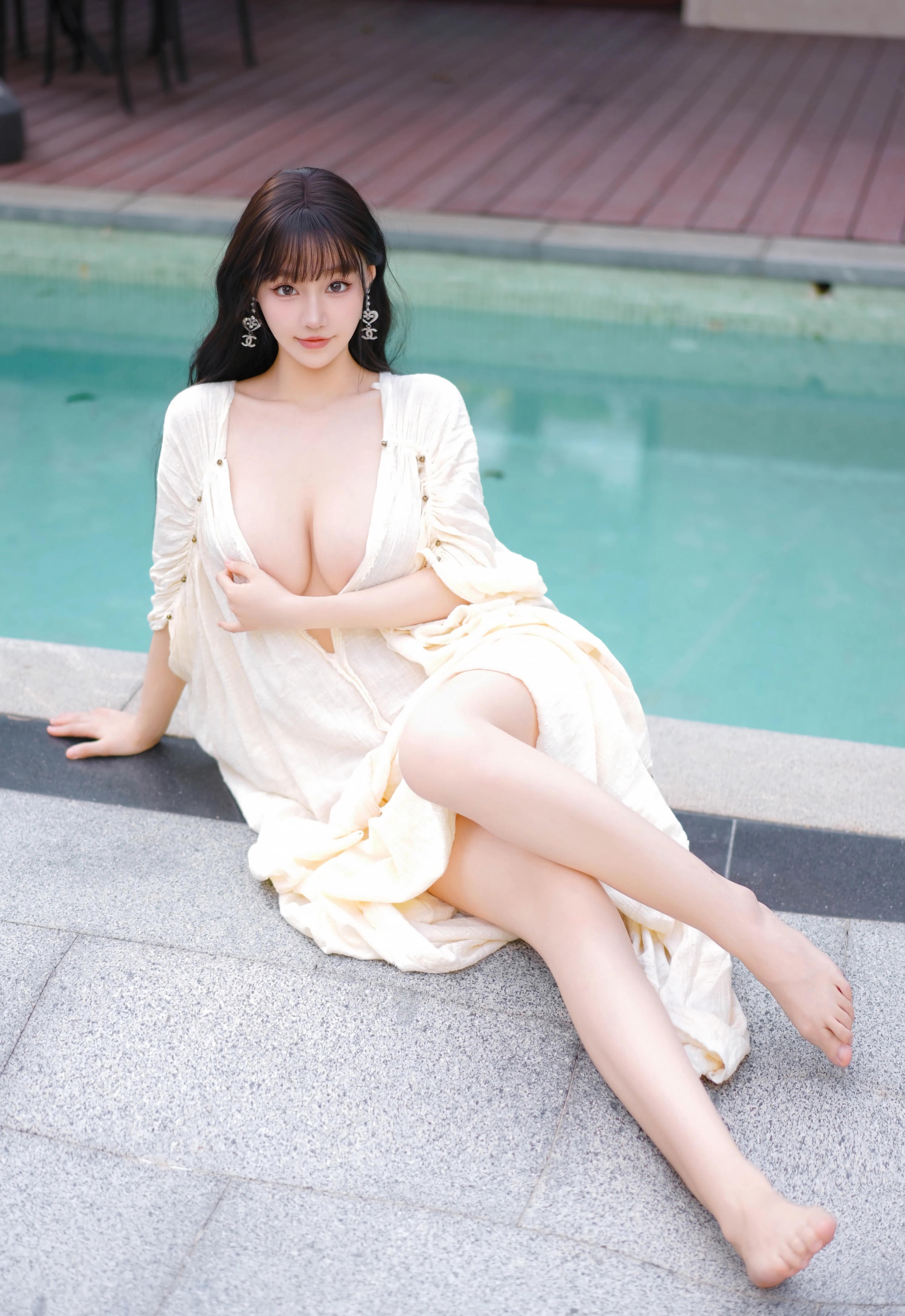 [YOUMI尤蜜荟] 2025.11.28 VOL.1185 心上可Flora 性感浅色浴袍 新加坡旅拍写真 [85+1P] 第 52 张
