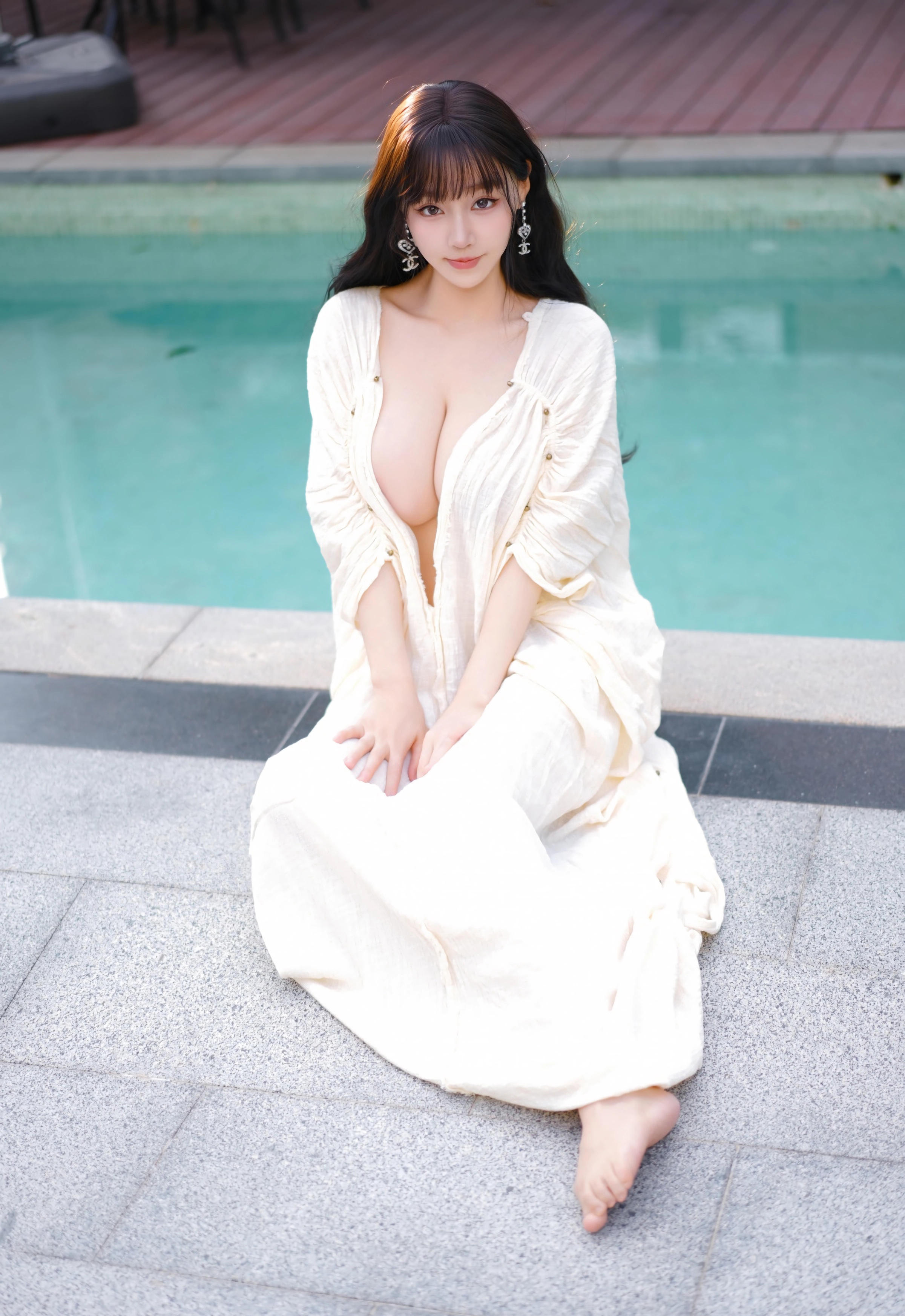 [YOUMI尤蜜荟] 2025.11.28 VOL.1185 心上可Flora 性感浅色浴袍 新加坡旅拍写真 [85+1P] 第 55 张