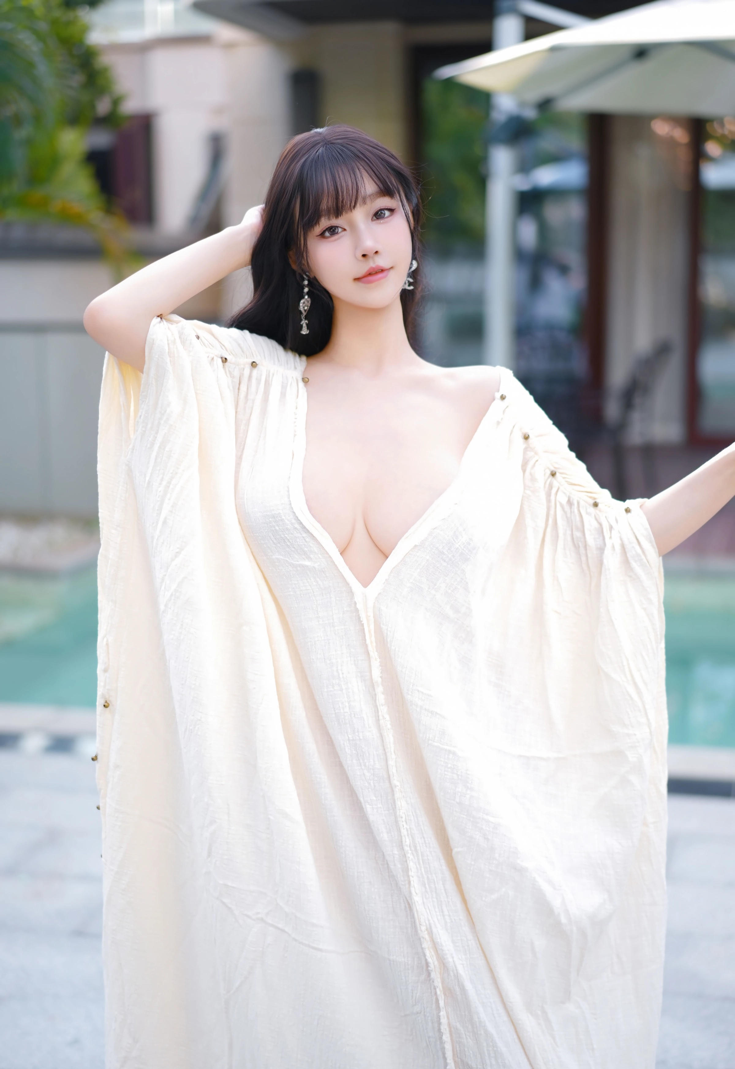 [YOUMI尤蜜荟] 2025.11.28 VOL.1185 心上可Flora 性感浅色浴袍 新加坡旅拍写真 [85+1P] 第 76 张