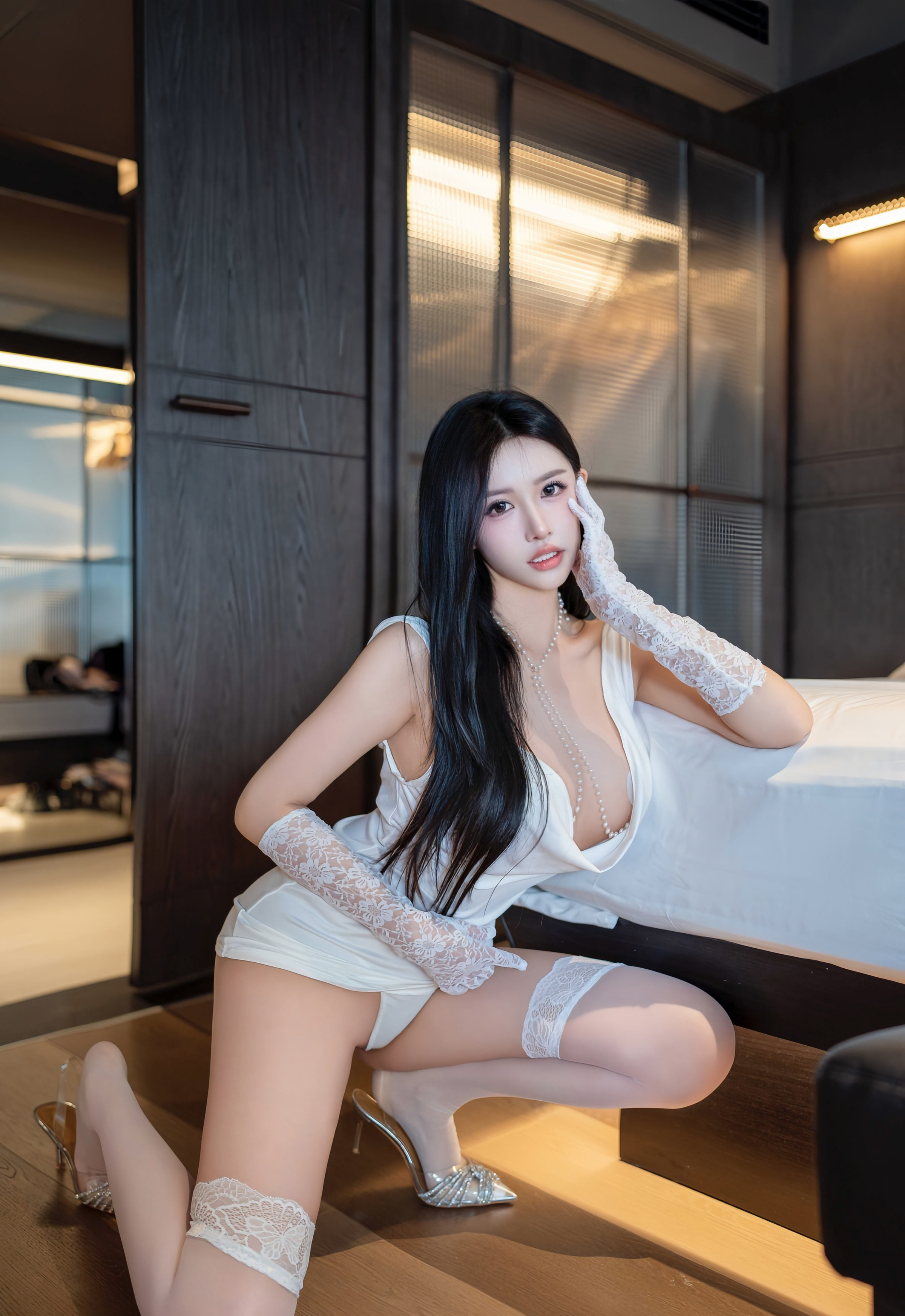 [XiuRen秀人网] 2025.12.18 No.11124 shelly诗莉 白色情趣服饰 性感写真 [80+1P] 第 55 张