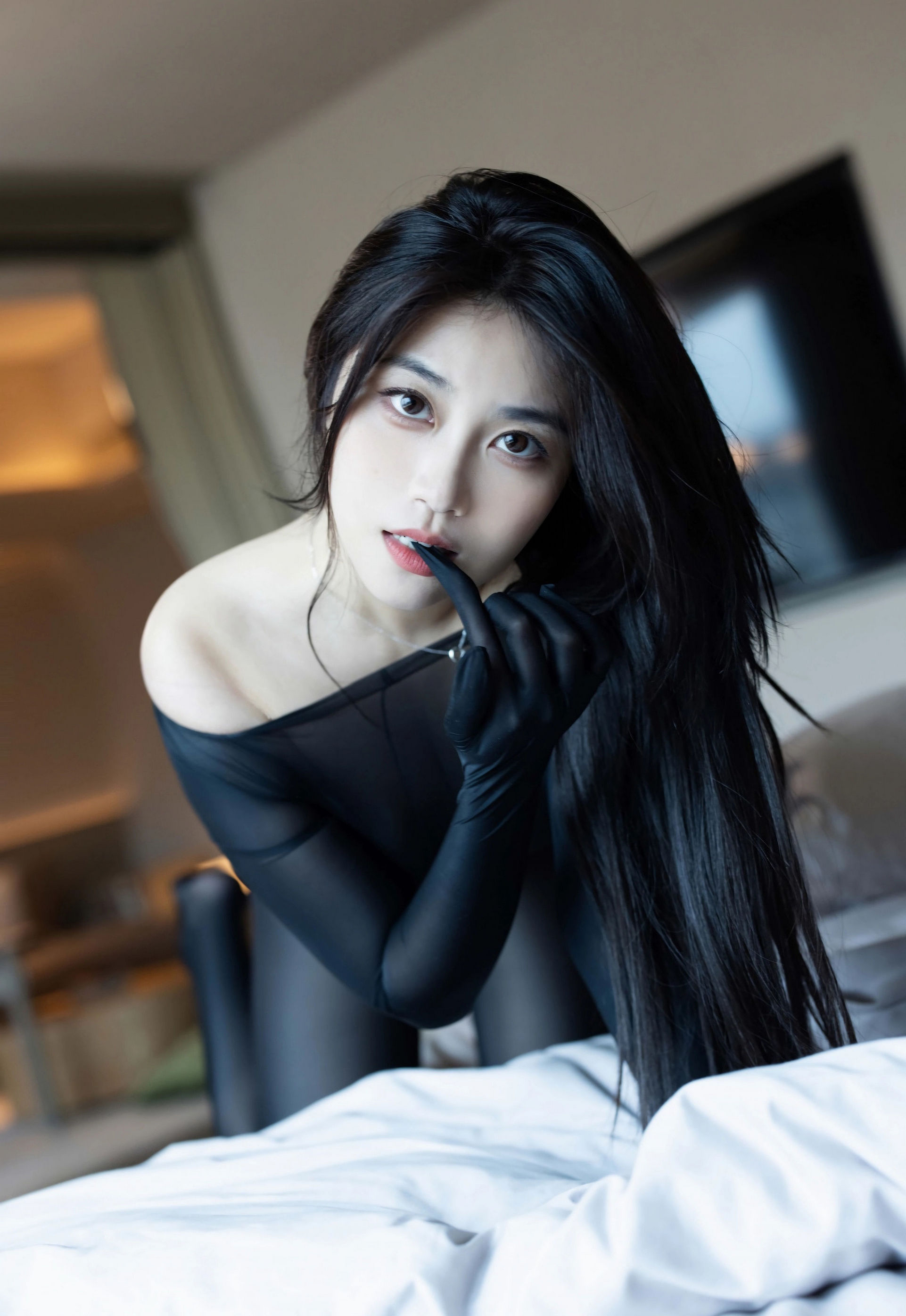 [IMISS爱蜜社] 2025.12.25 VOL.803 许诺Sabrina 黑色连体丝袜 性感写真 [49+1P] 第 7 张