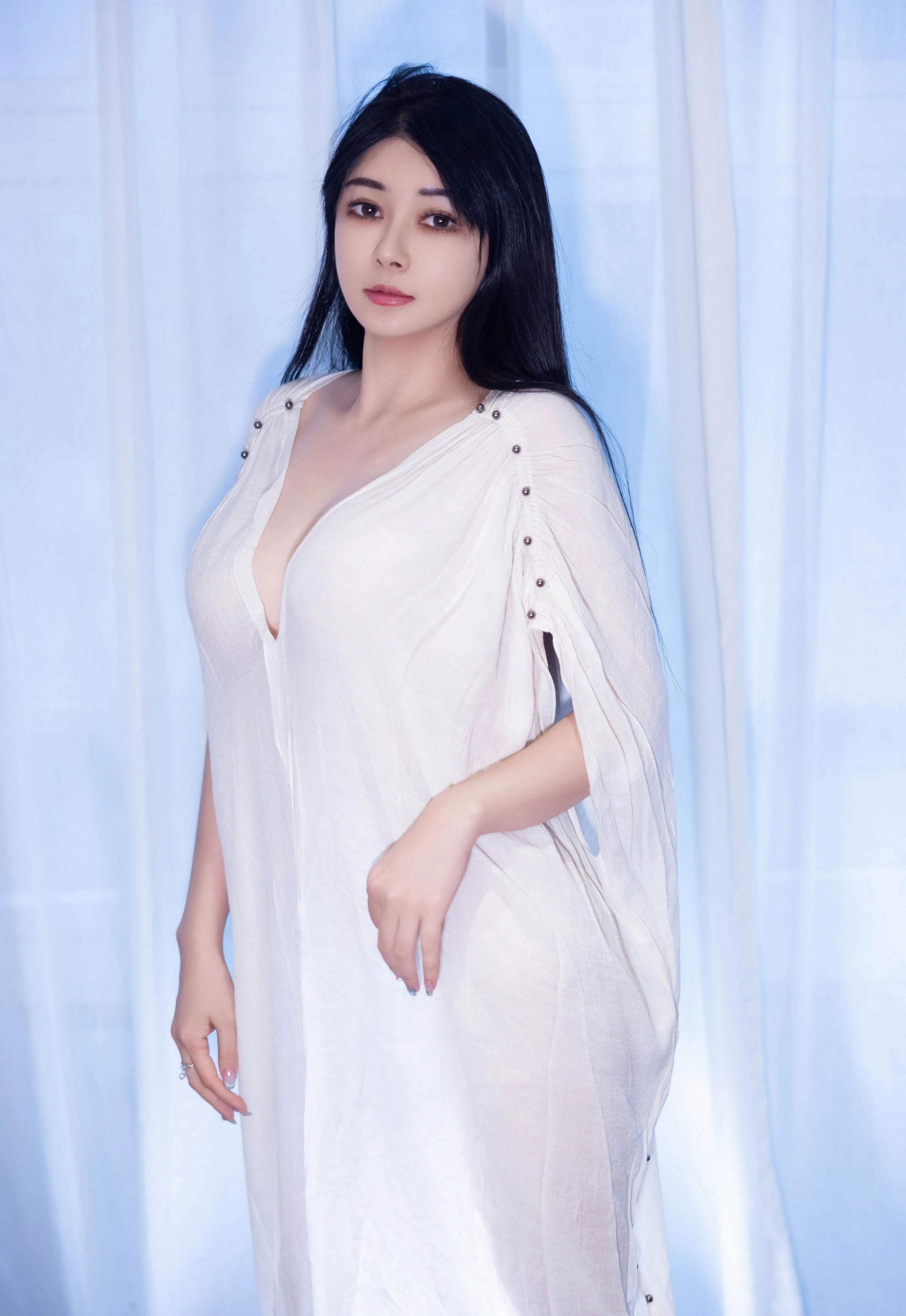 [HuaYang花漾写真] 2025.12.29 VOL.653 凯竹法师～ 白色连衣裙 肉色丝袜 性感写真 [51+1P] 第 51 张
