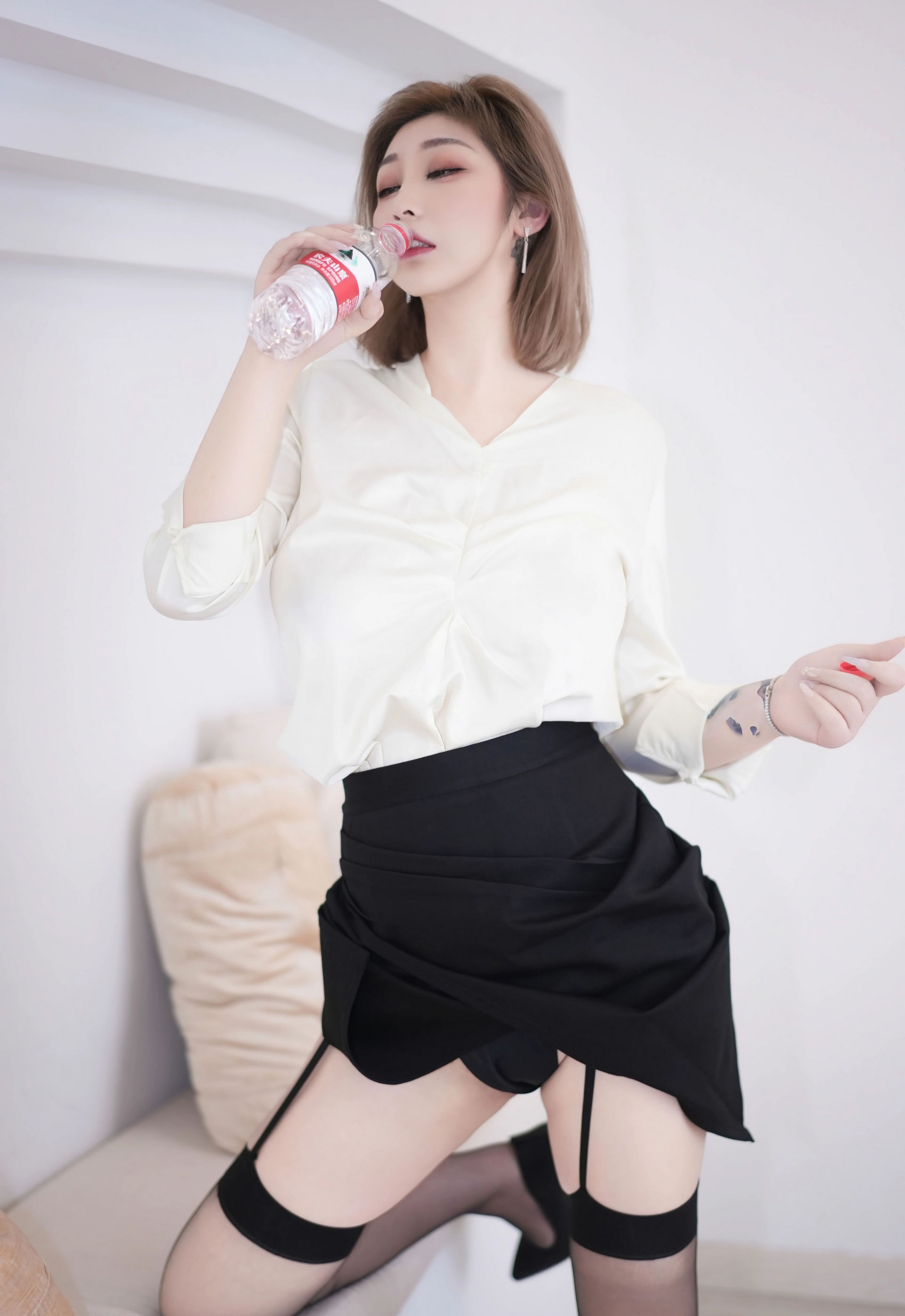 [YOUMI尤蜜荟] 2025.12.31 VOL.1195 妲己_Toxic 黑色短裙 性感写真 [53+1P] 第 19 张