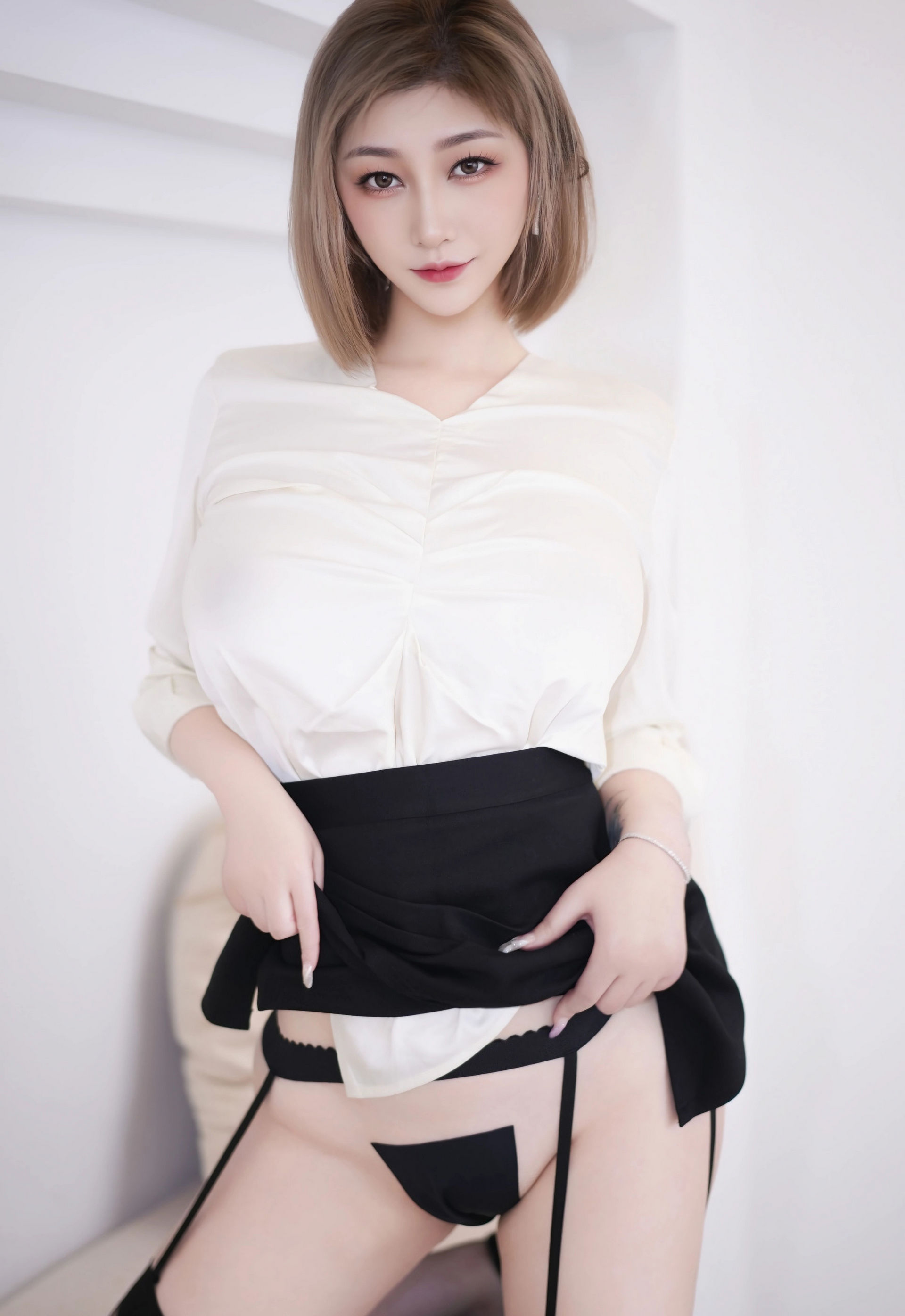 [YOUMI尤蜜荟] 2025.12.31 VOL.1195 妲己_Toxic 黑色短裙 性感写真 [53+1P] 第 22 张