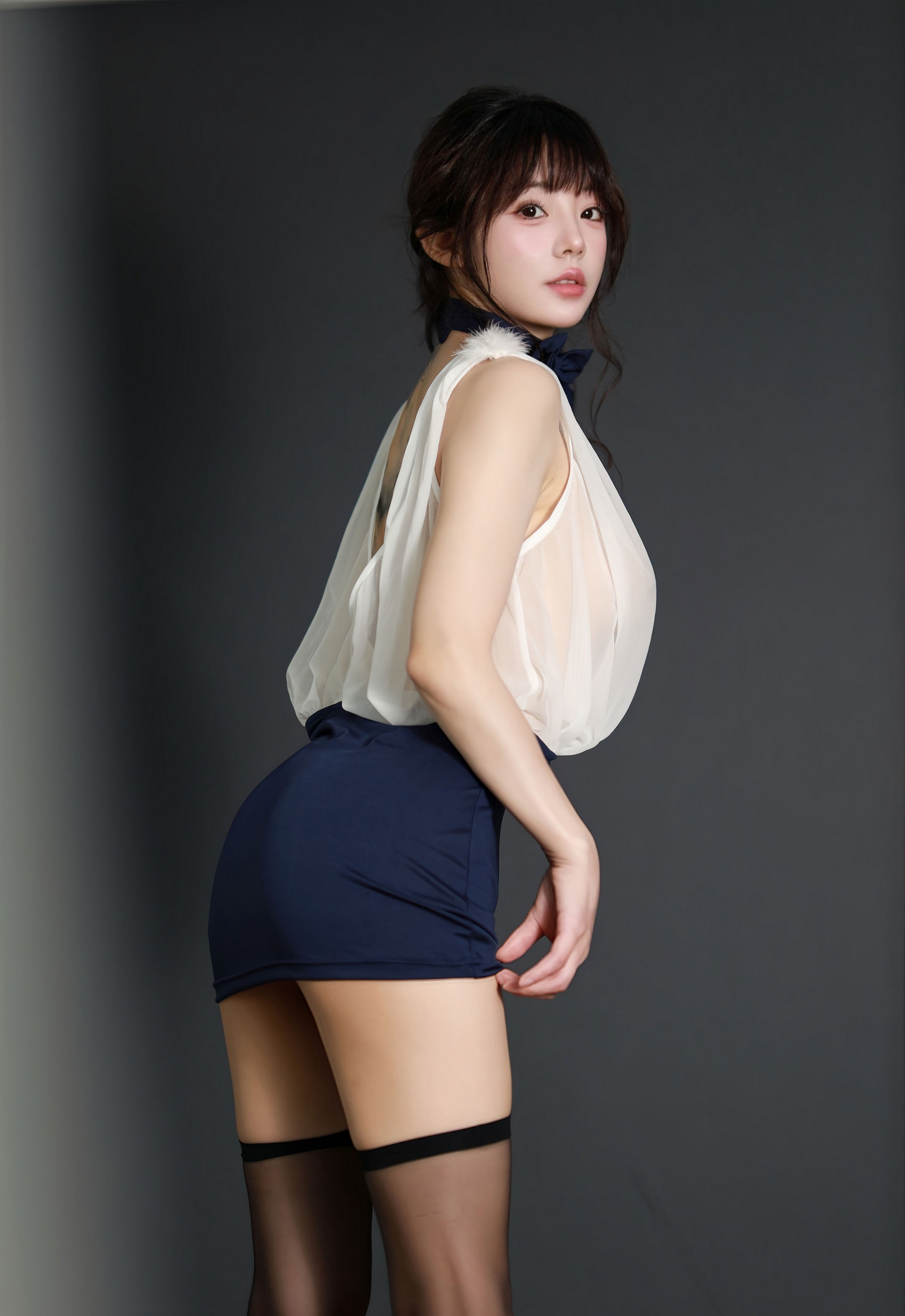 [XiuRen秀人网] 2026.01.05 No.11191 佘贝拉Bella 性感蓝色包臀裙 杭州-大连旅拍写真 [68+1P] 第 50 张