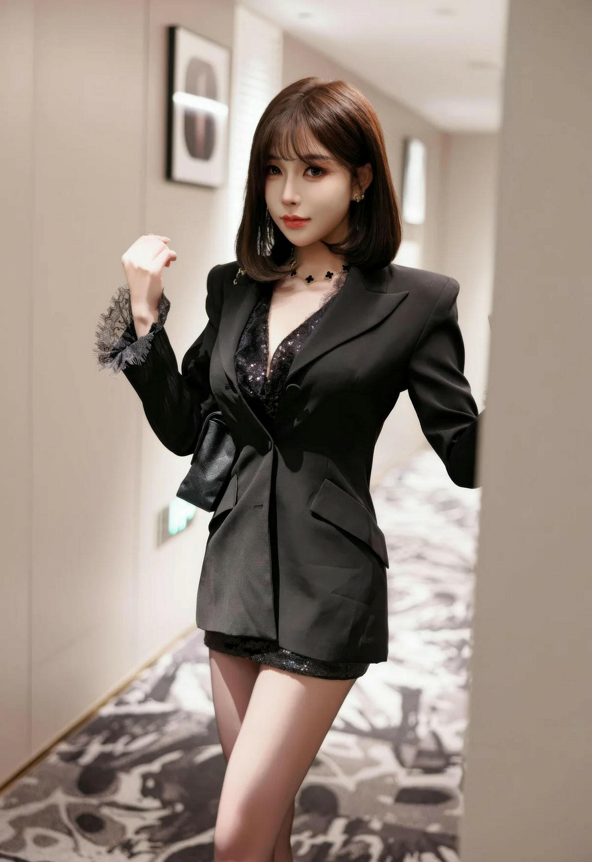 [XiuRen秀人网] 2026.01.27 No.11281 莉芝荔枝 黑色西服 魅惑黑丝 性感写真 [100+1P] 第 193 张