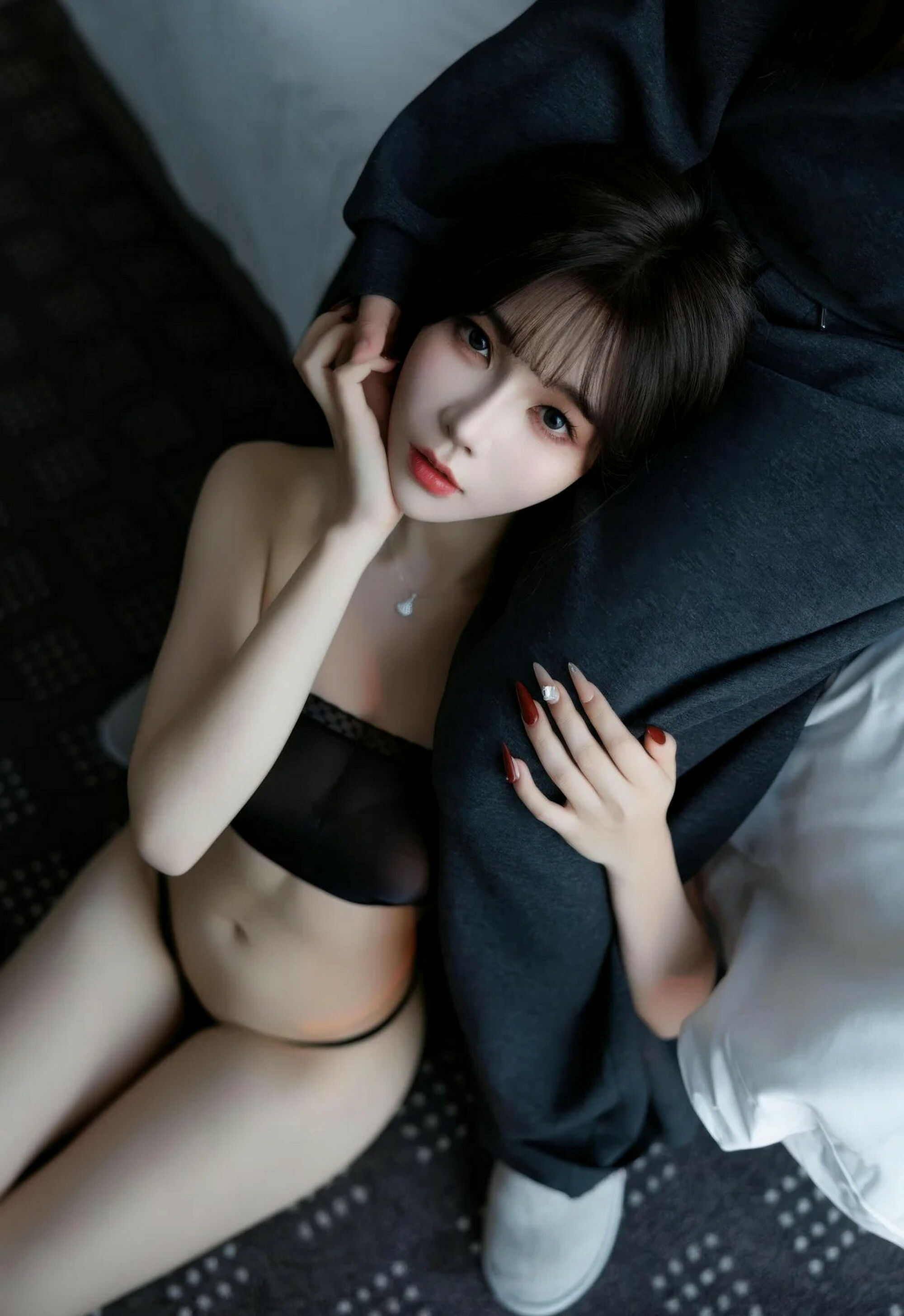 [XiuRen秀人网] 2026.02.03 No.11314 莉芝荔枝 黑色情趣内衣 肉色丝袜 性感写真 [77+1P] 封面