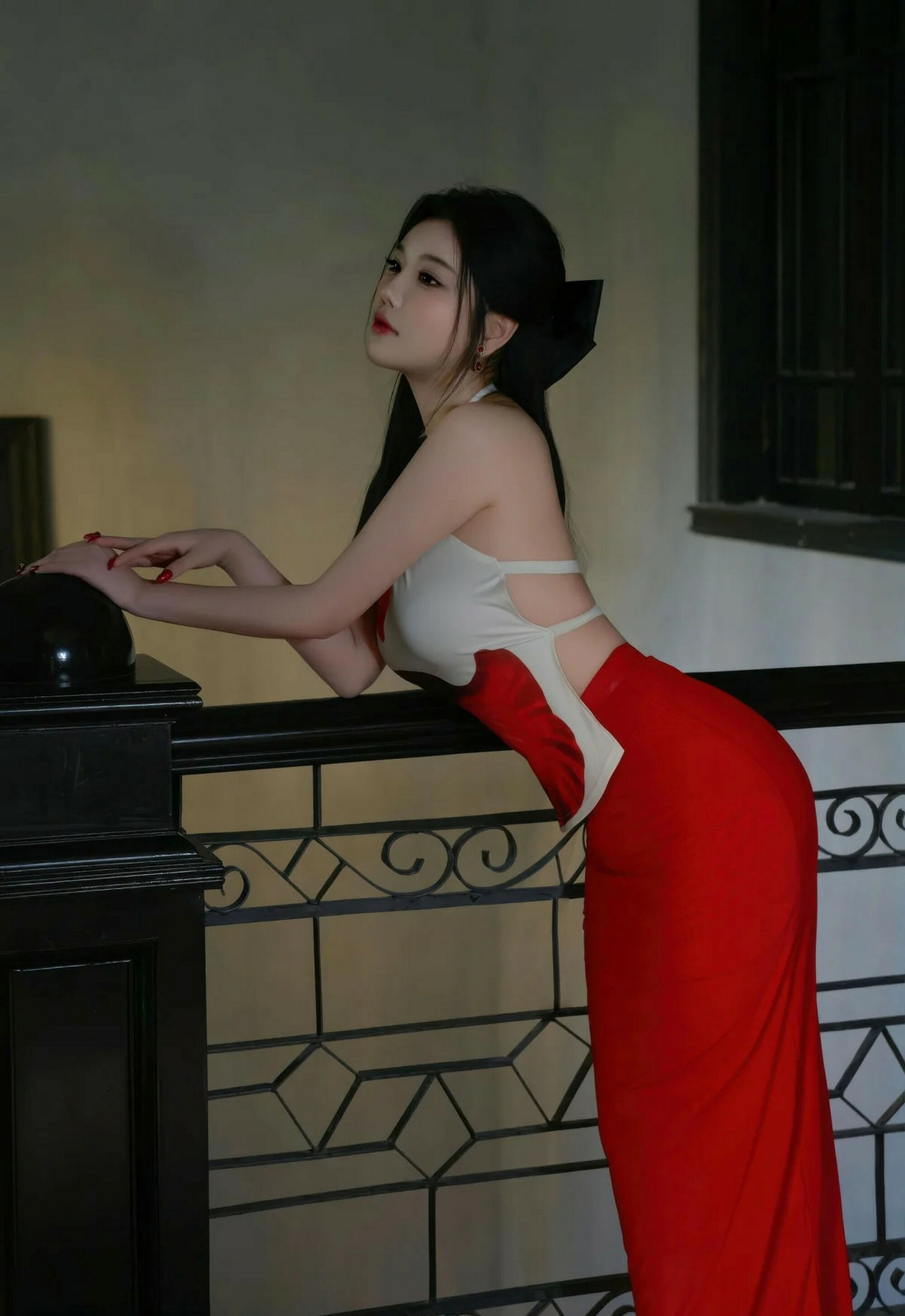 [XiuRen秀人网] 2026.02.04 No.11319 杨晨晨 红色长裙 红色丝袜 性感写真 [72+1P] 第 111 张