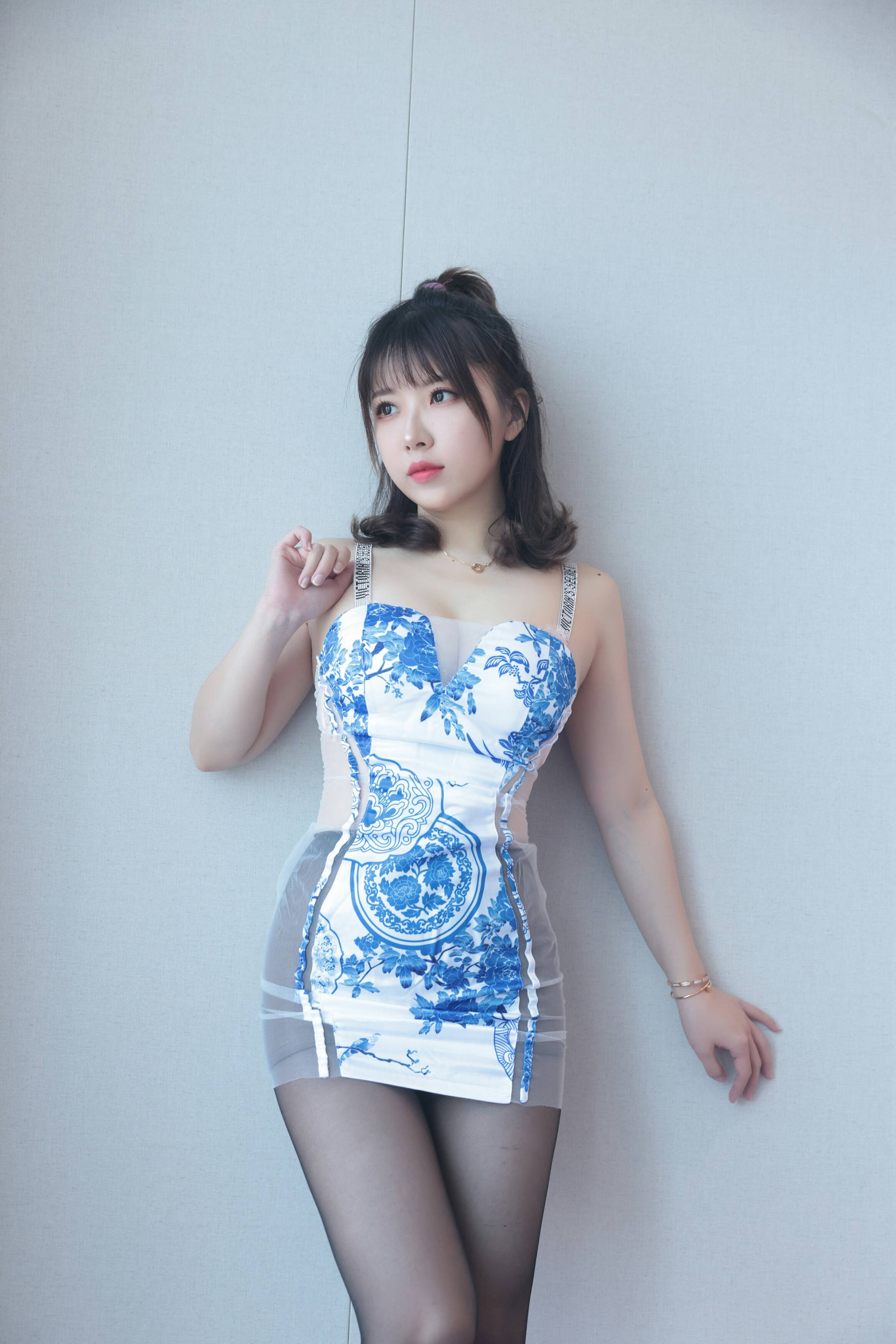 [COSPLAY]小女巫露娜 – 青花瓷旗袍 第 18 张