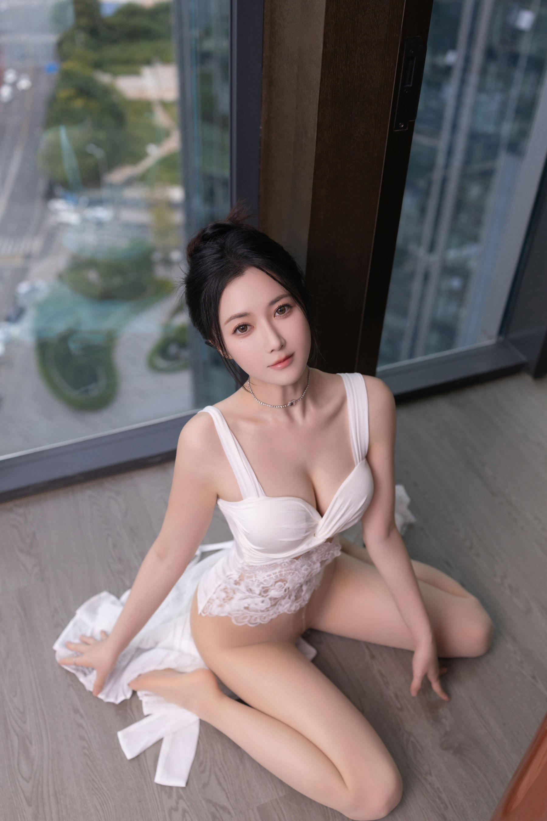 [秀人内购] 鱼子酱Fish 诱人私拍福利 白裙肉丝 第 79 张