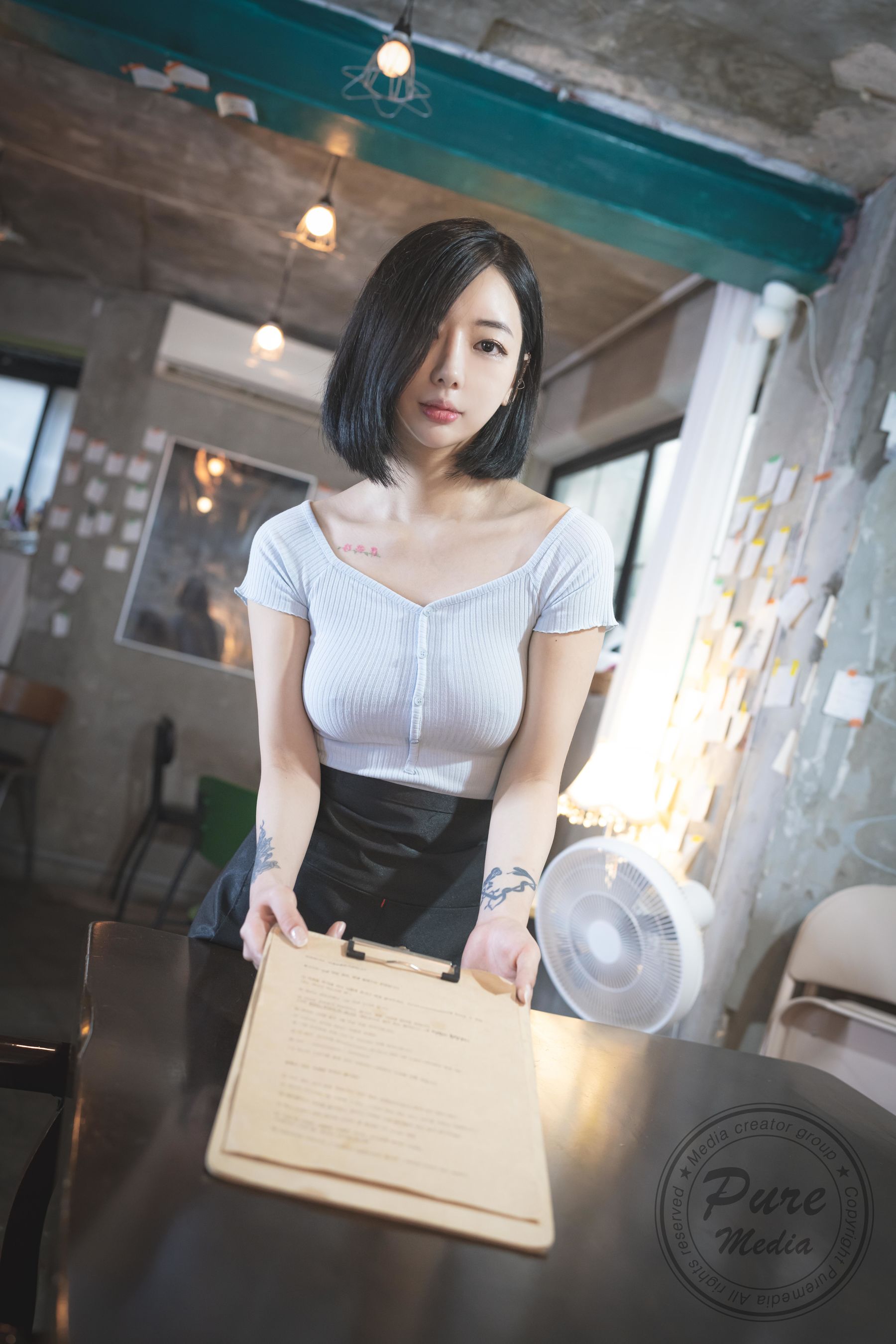 [PURE MEDIA] Jia 性感服务员 [42P] 封面