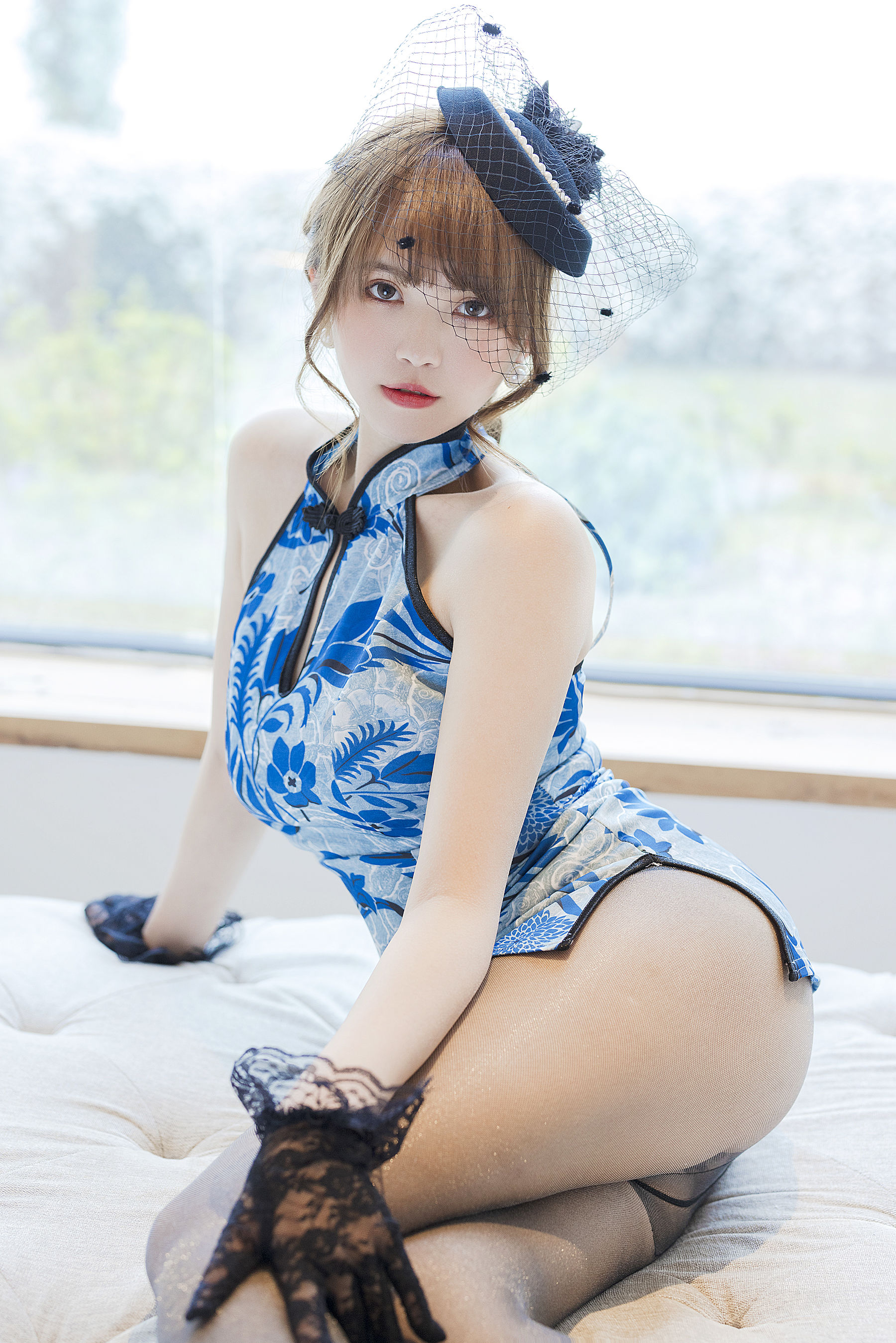 [秀人内购] 张思允 诱人私拍福利 青瓷旗袍 封面