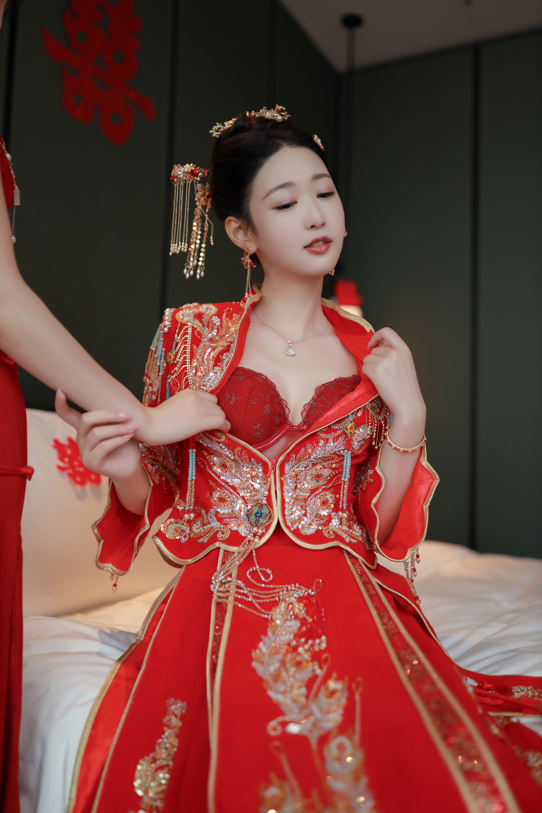 [秀人内购] 唐安琪 诱人私拍福利 新娘写真 第 69 张