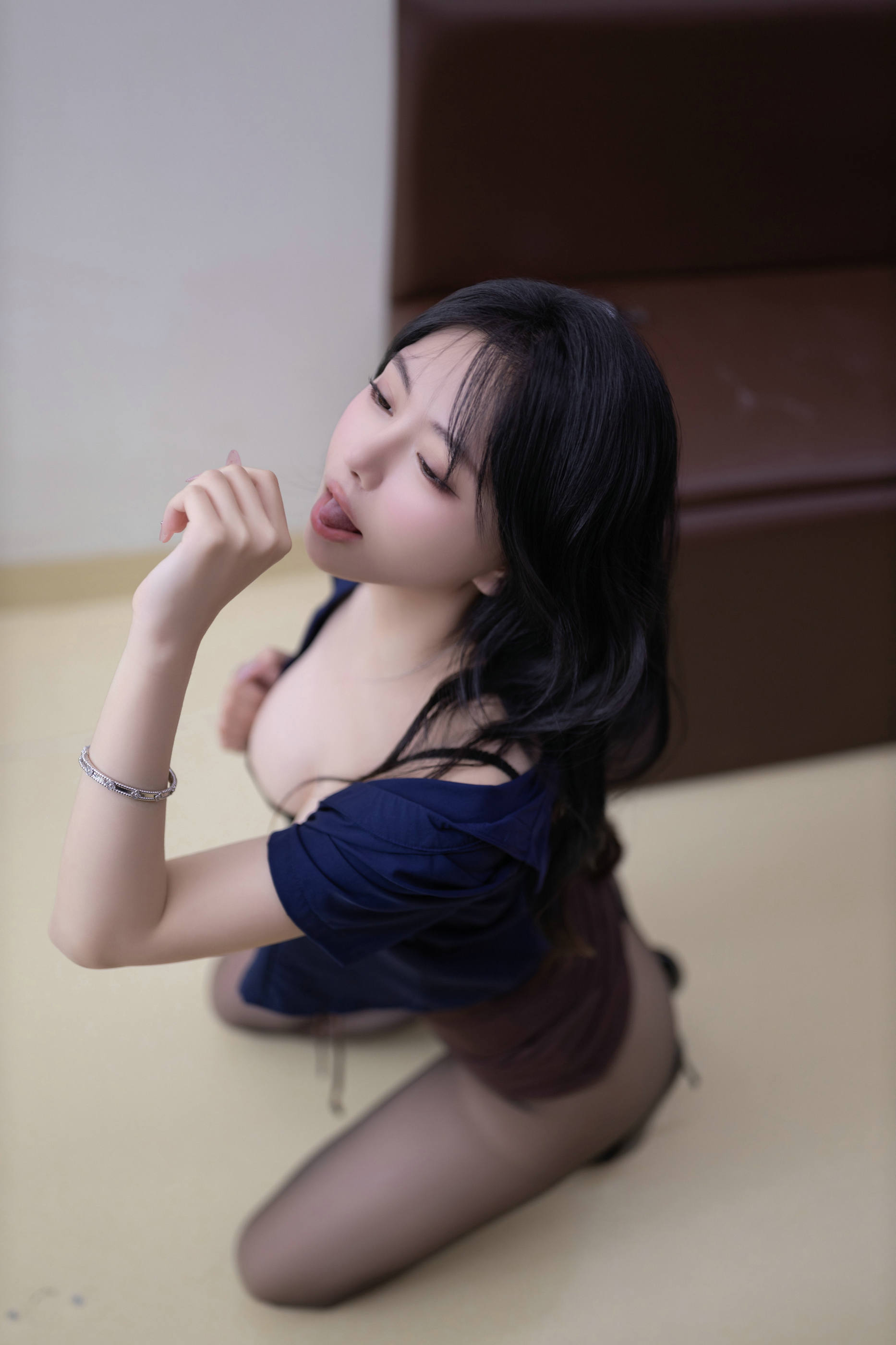 [秀人内购] 谢小蒽 诱人私拍福利 地铁袭击 第 53 张