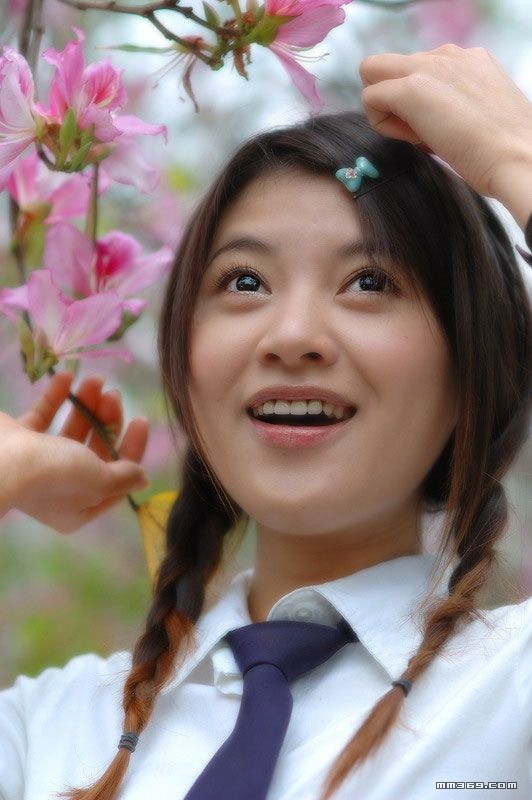 福州大学校花美女好身材 封面