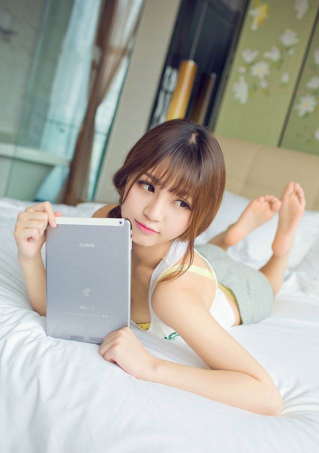 可爱小猫女Pad代言小俊俏写真 封面