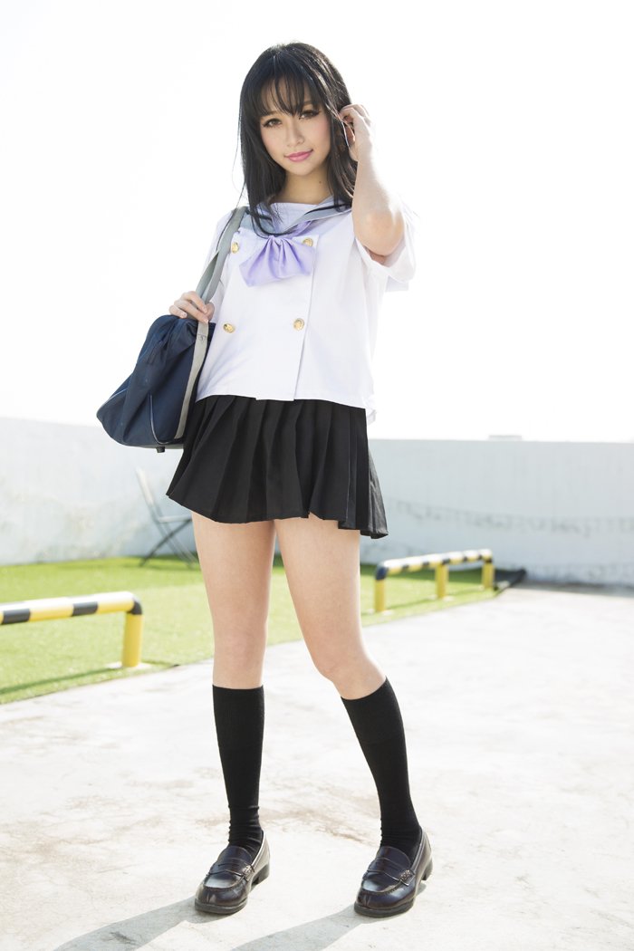 日系妹子Sora迷人学生制服玩跳蛋 封面